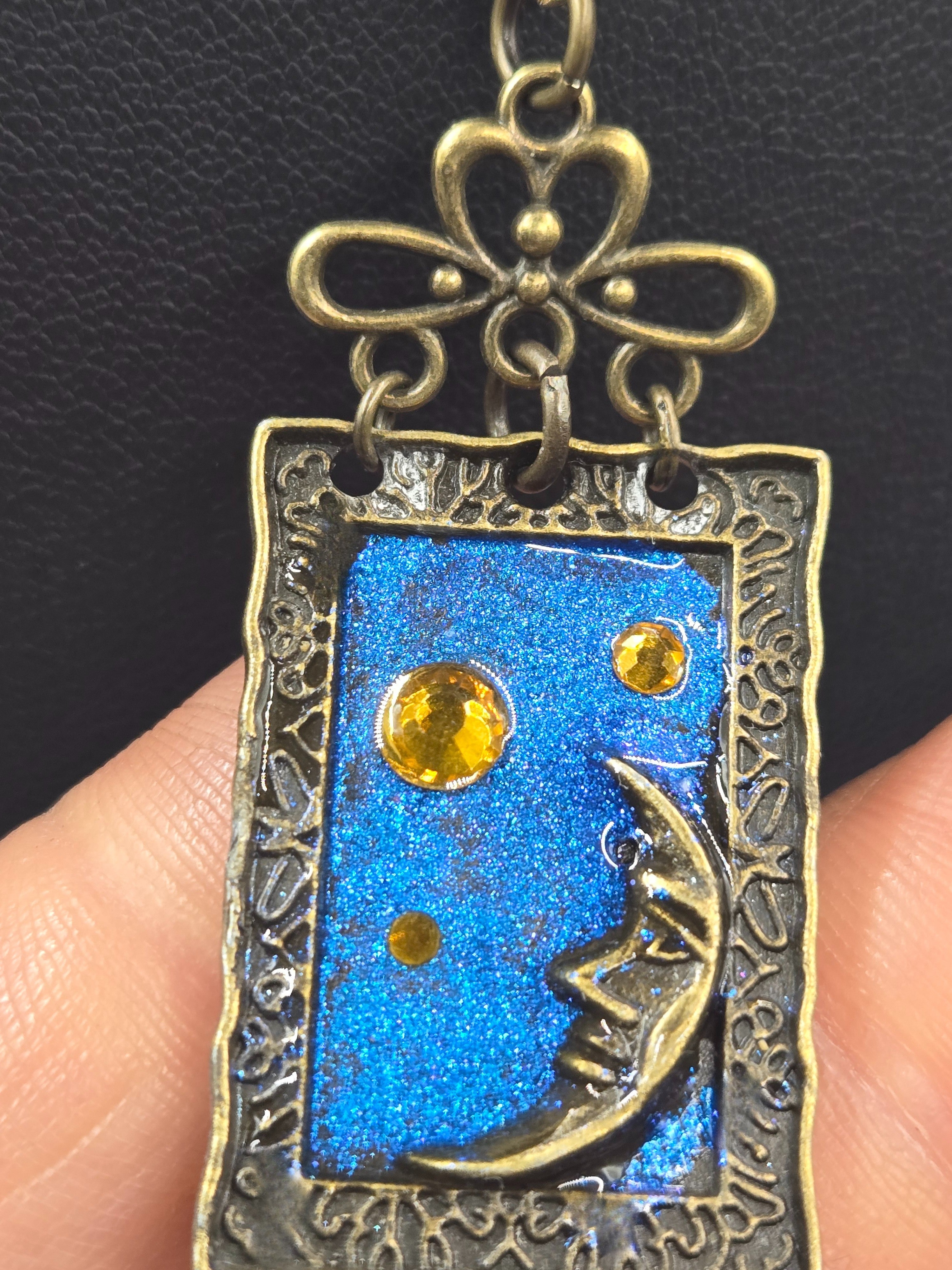 STAR GAZING PENDANT