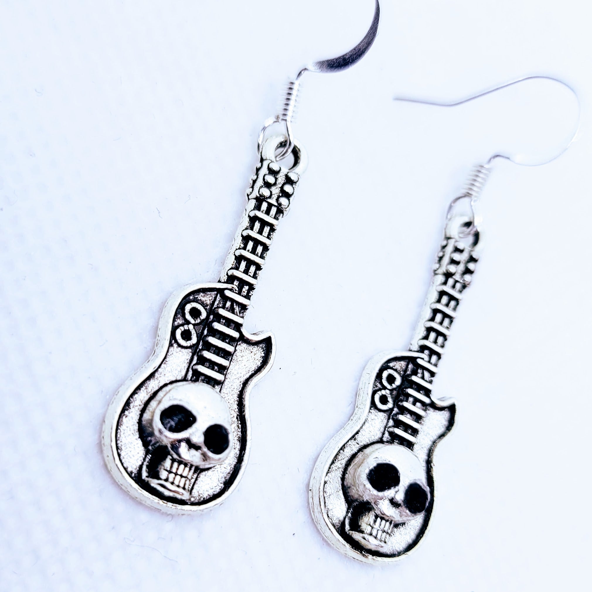 MR BONES GUITAR