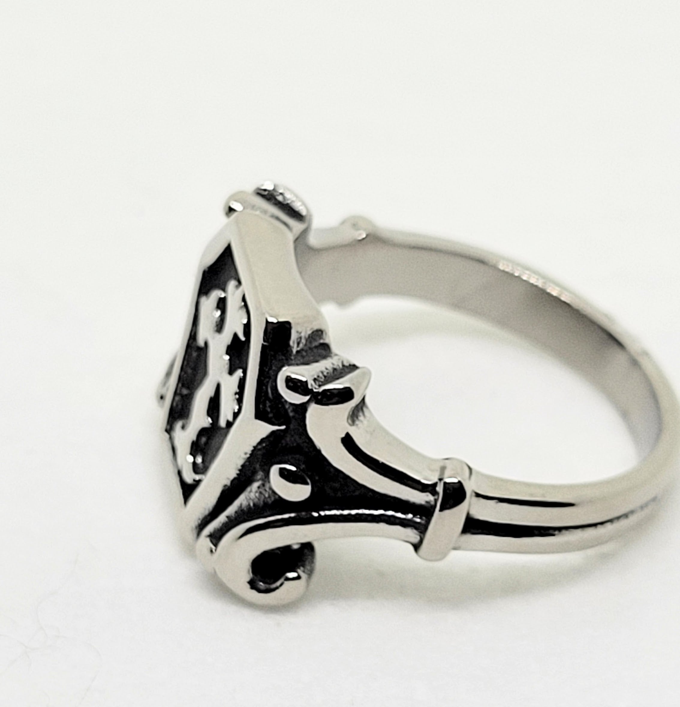COFFIN & CROSS RING