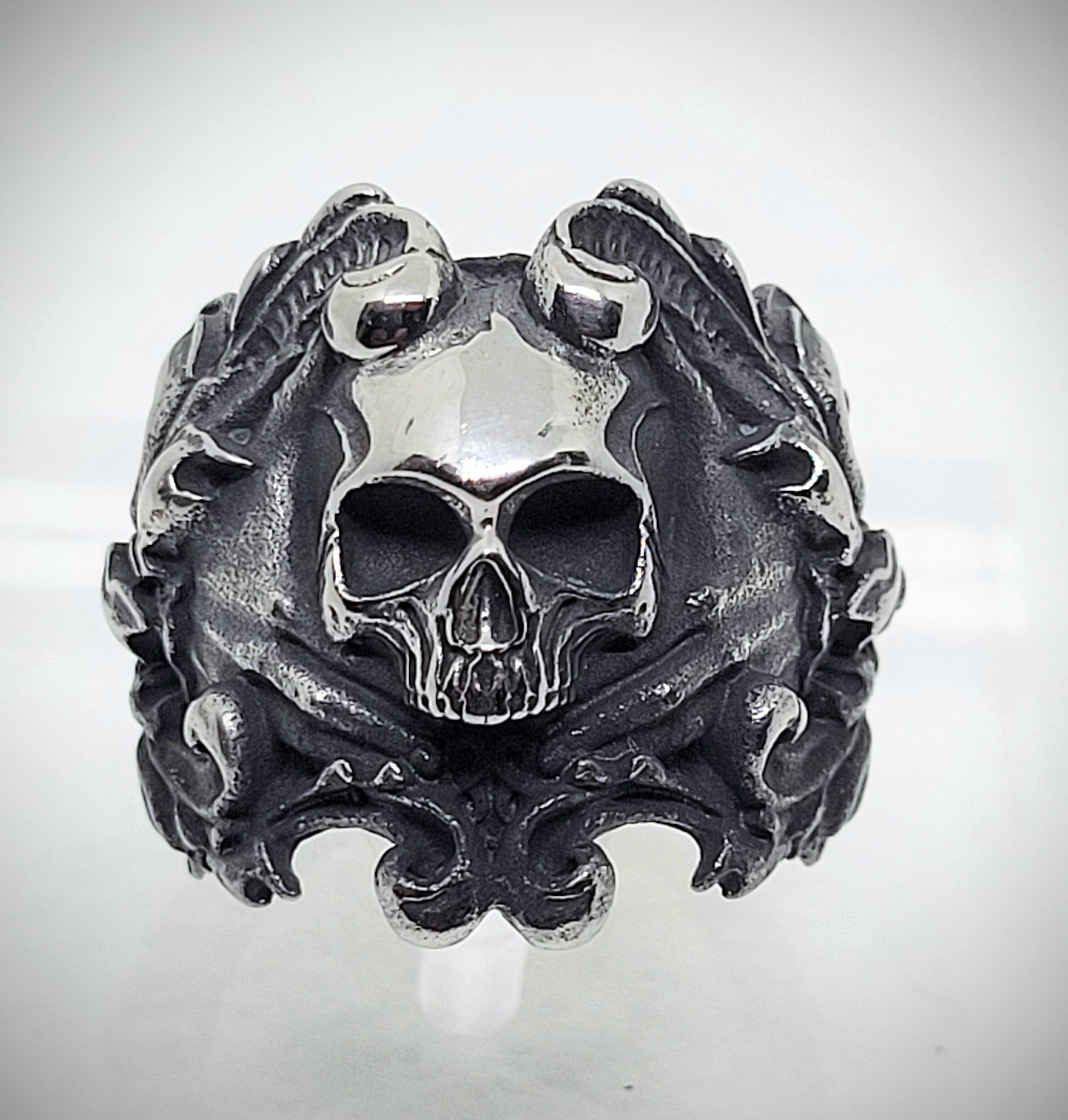 MR BONES FLOURISH RING SZ 8