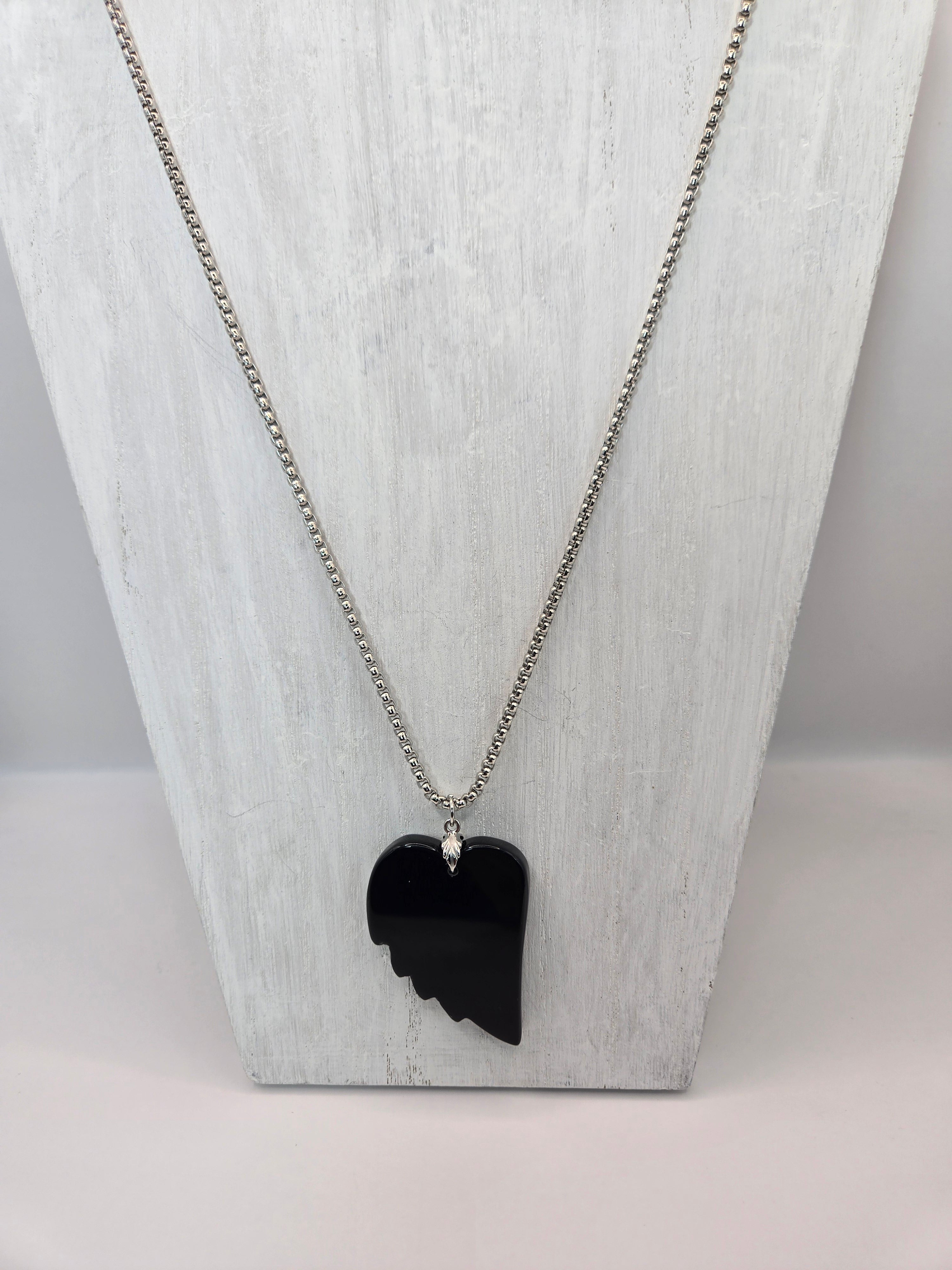 AGATE WING PENDANT