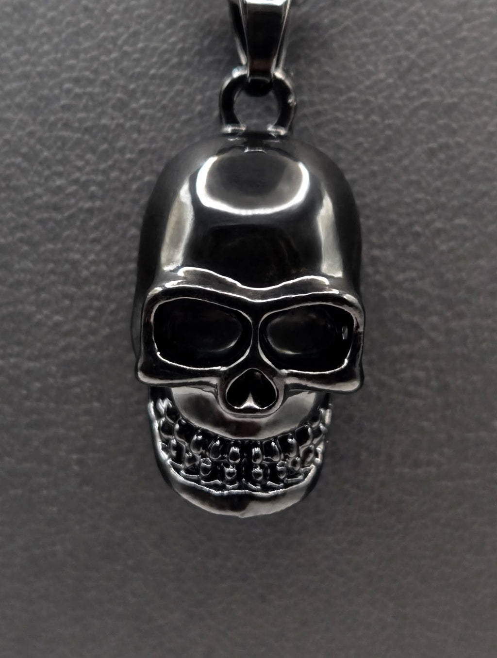 MR BONES BONE NOIR PENDANT