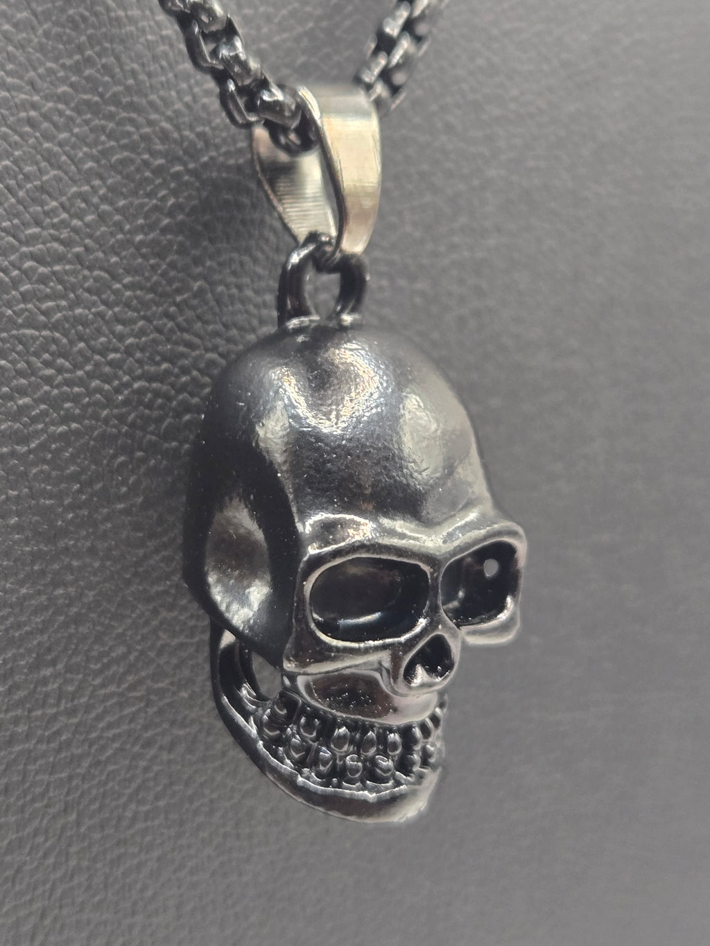 MR BONES BONE NOIR PENDANT
