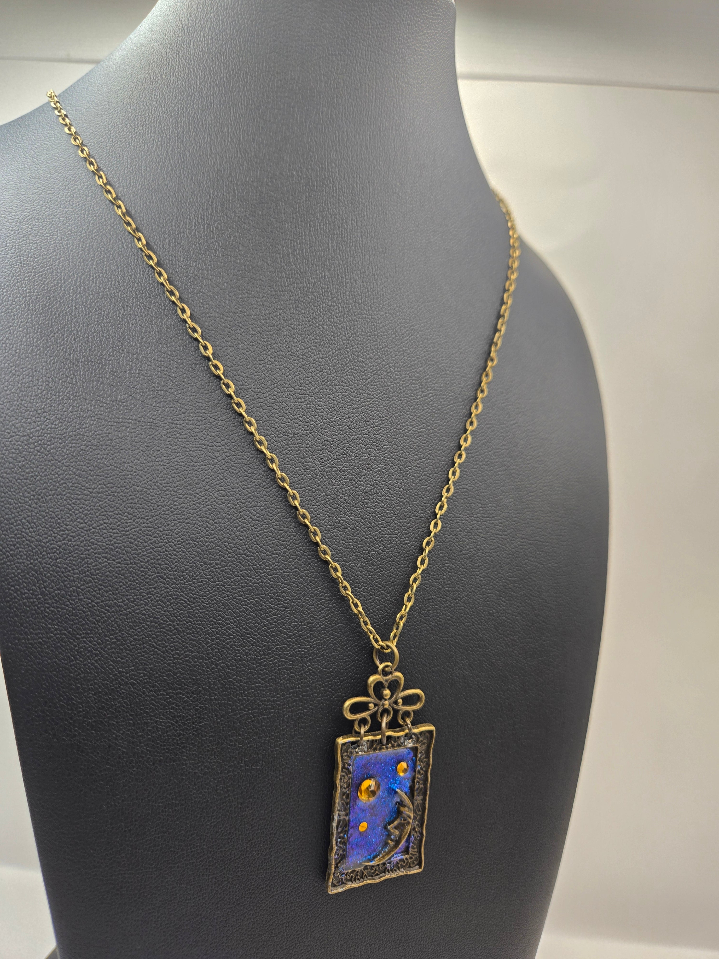 STAR GAZING PENDANT