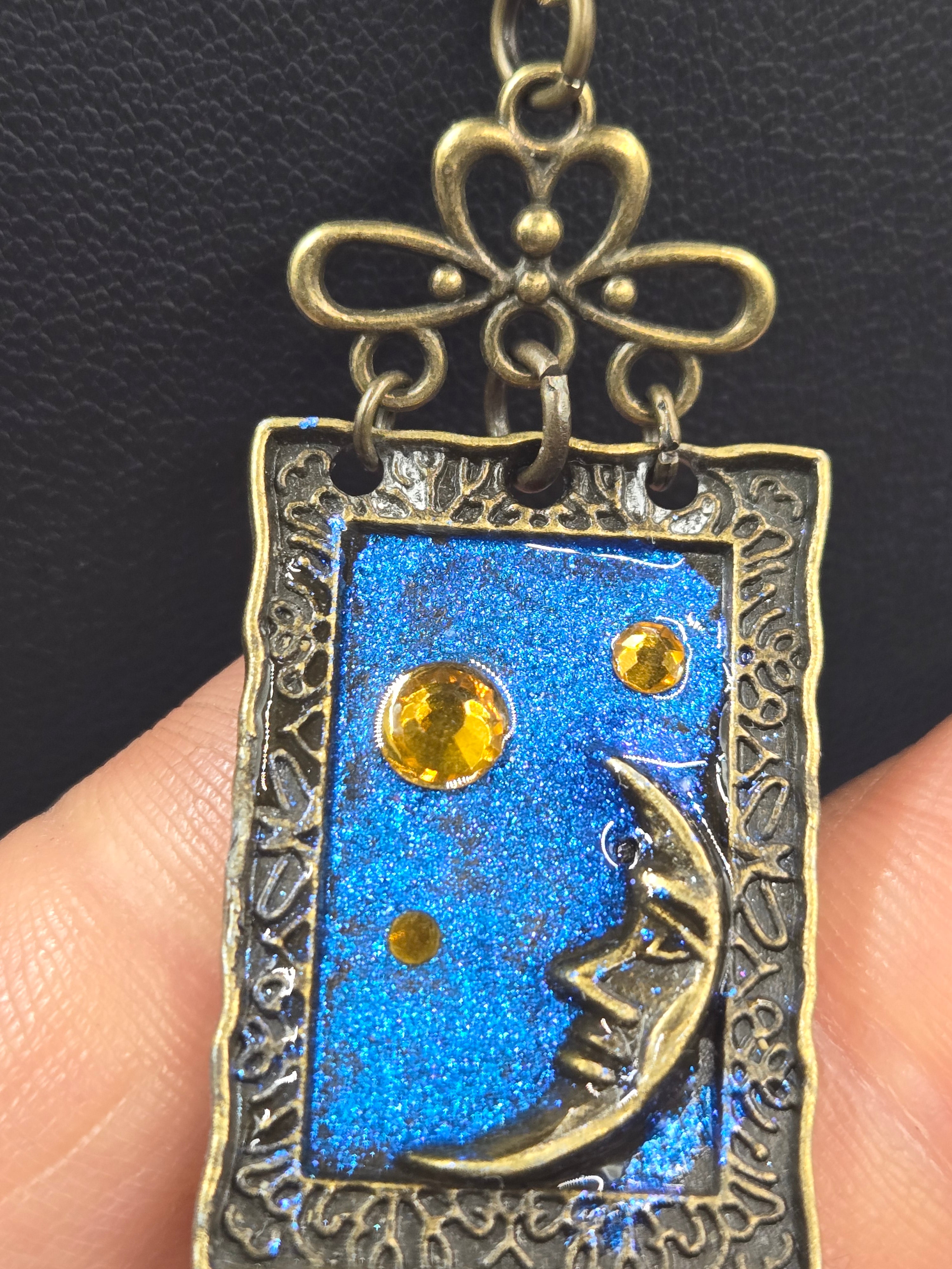 STAR GAZING PENDANT