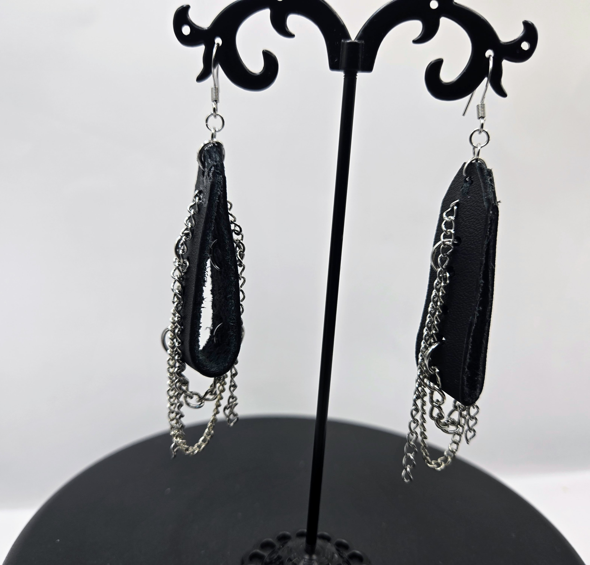 LEATHER  CHAINED LOOP EARRINGS