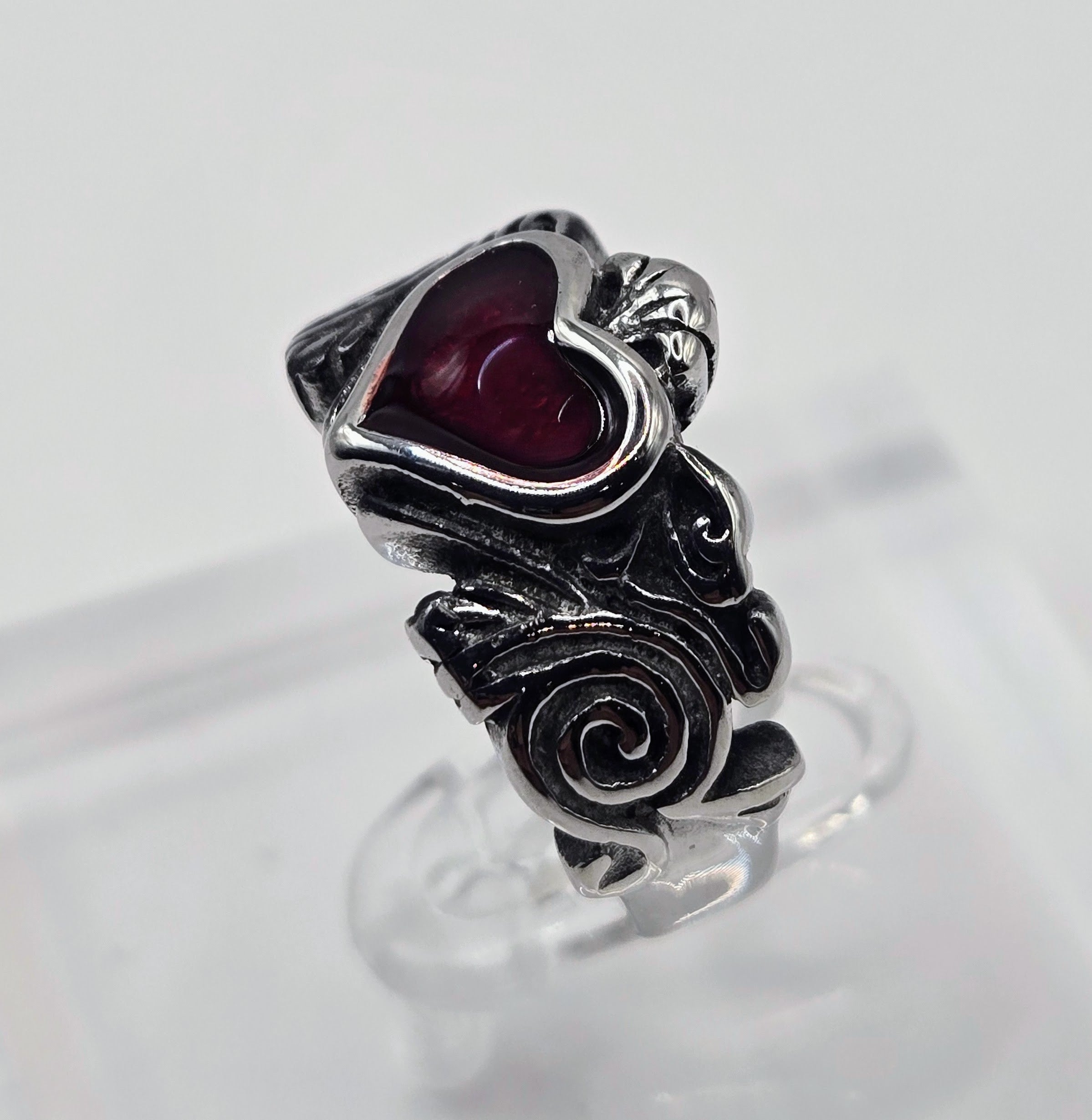 GOTHIC HEART INLAY RING