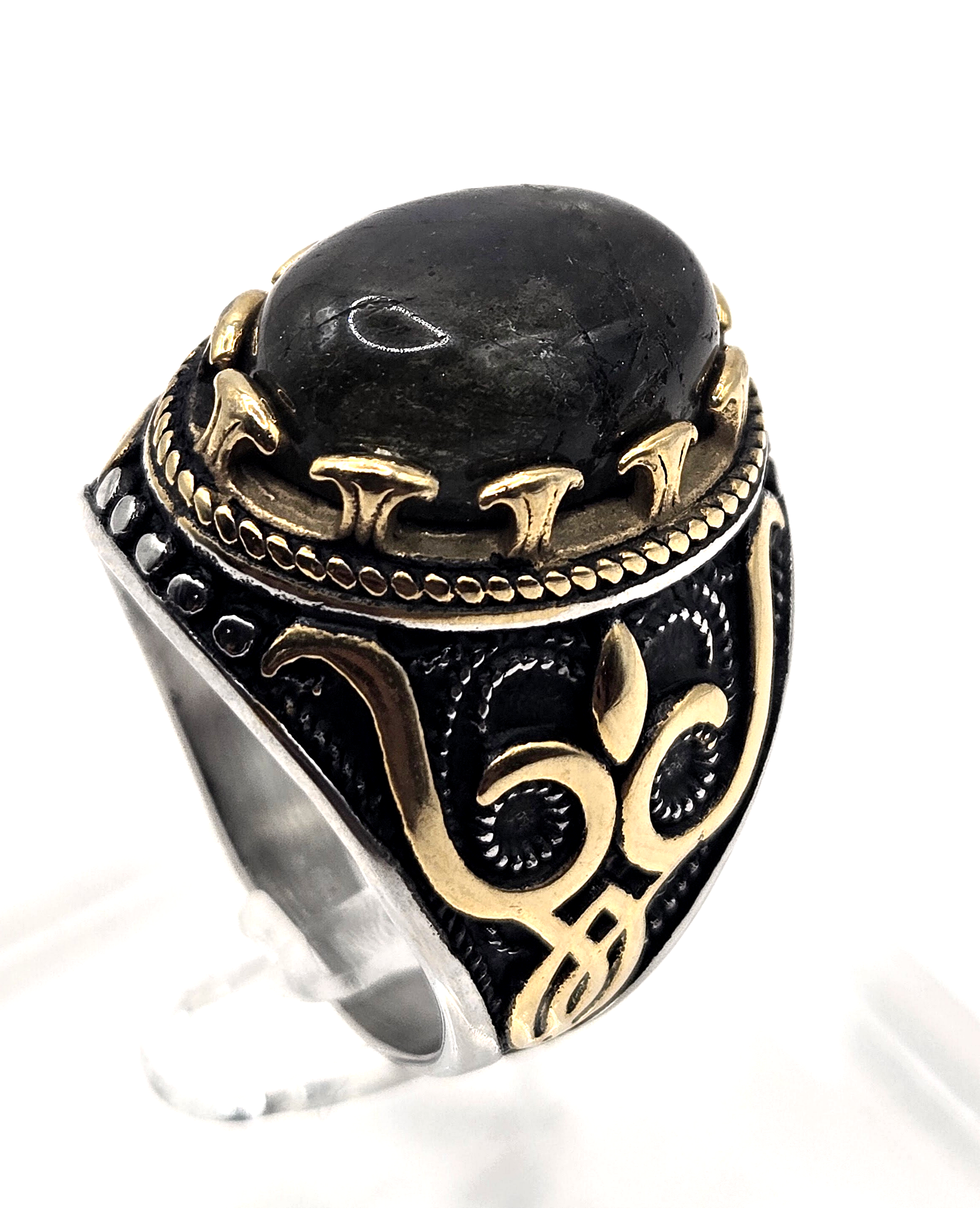 GOLDEN LABRADORITE SIGNET RING