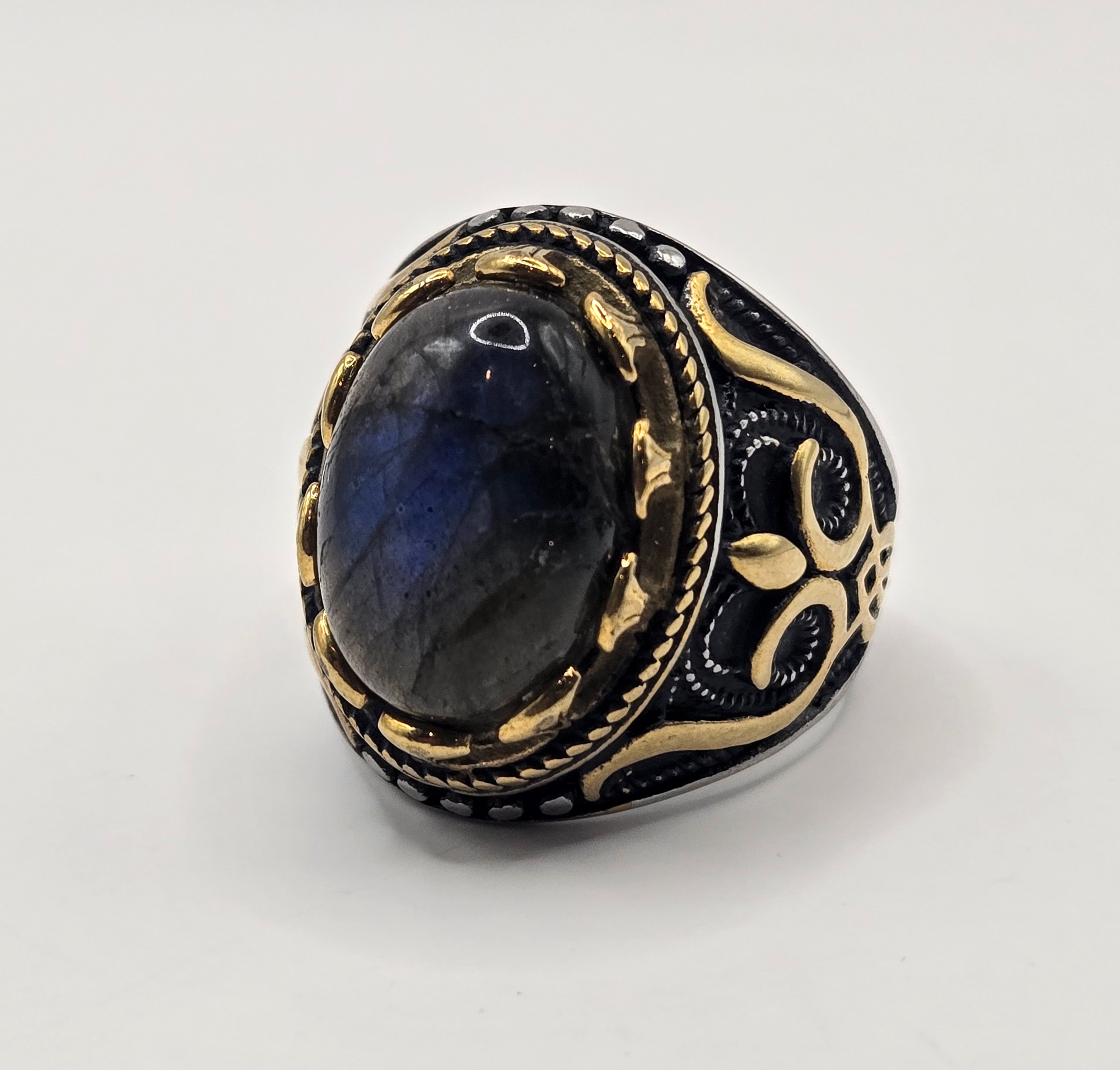 GOLDEN LABRADORITE SIGNET RING
