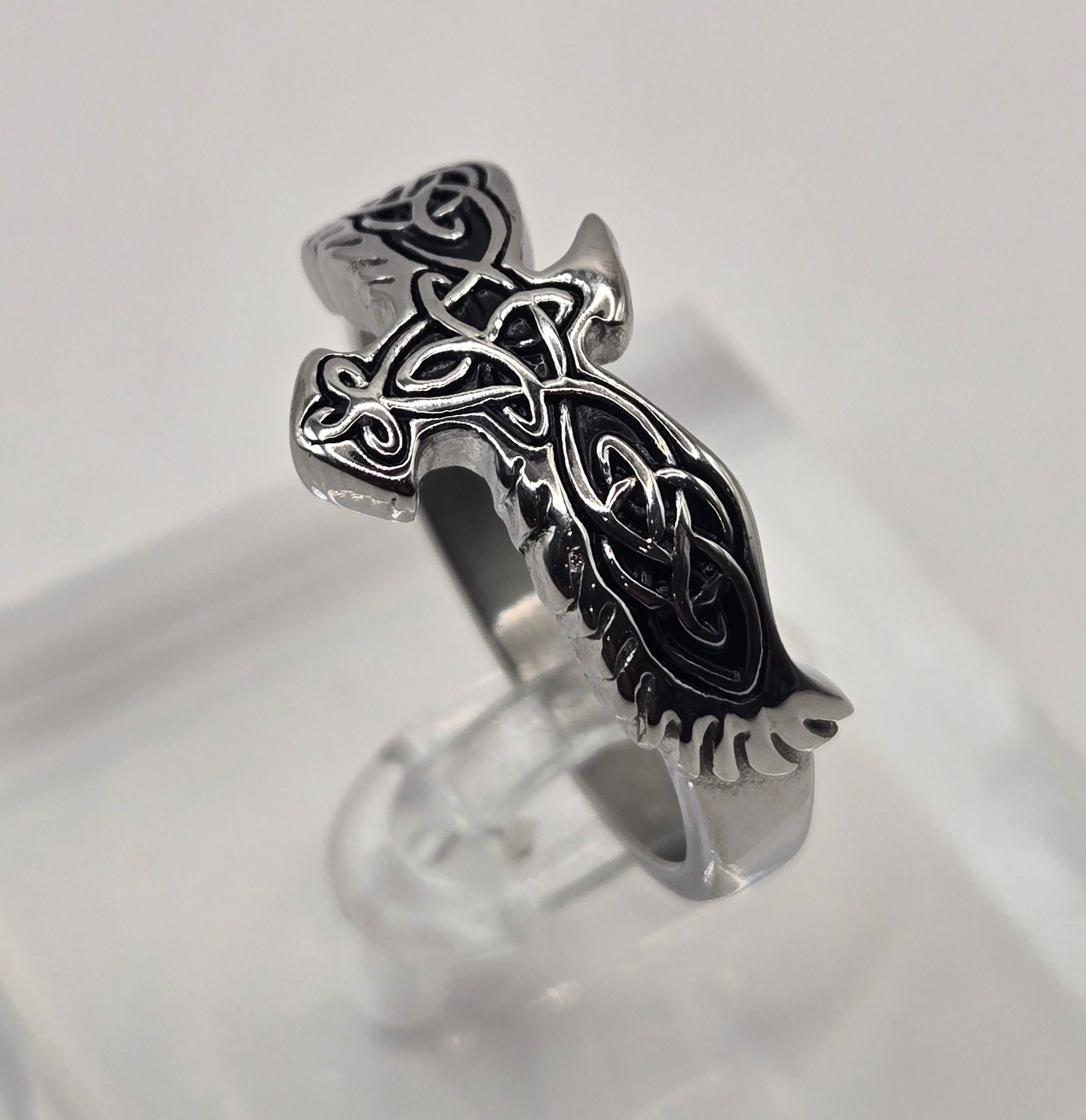 RAVEN KNOT RING
