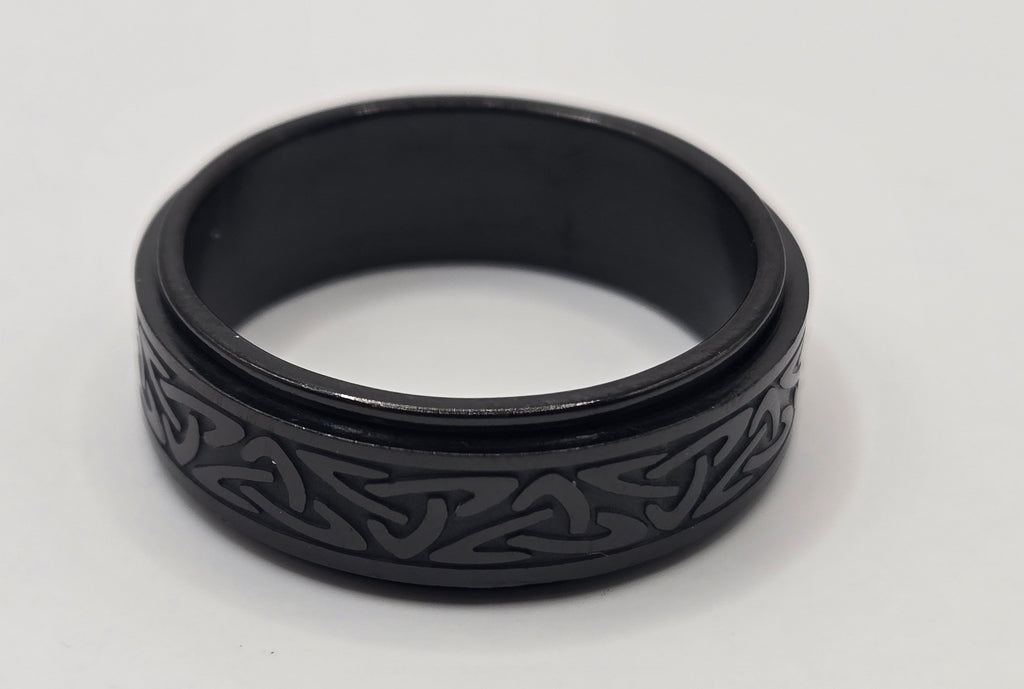 TRINITY KNOT SPINNER RING