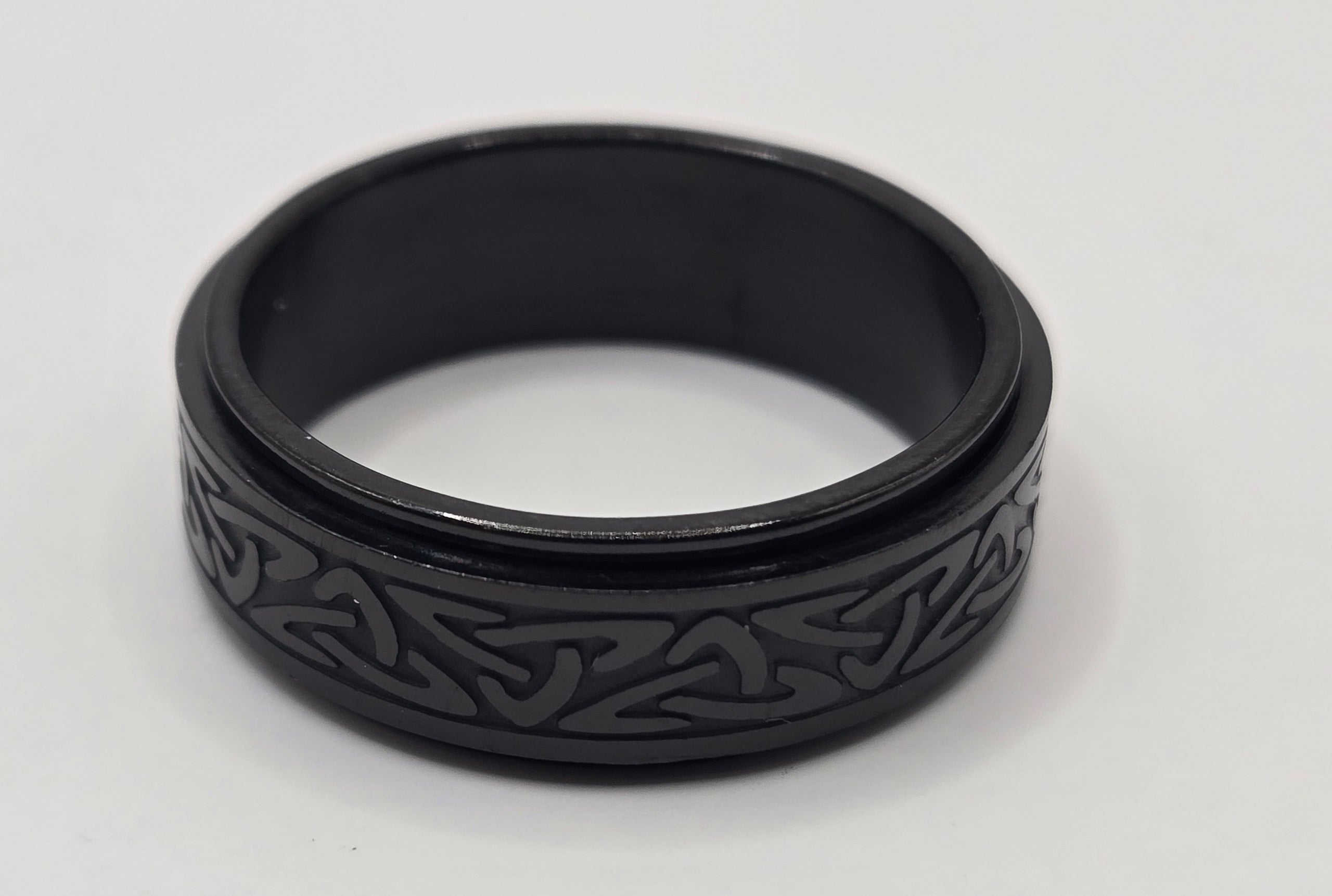 TRINITY KNOT SPINNER RING