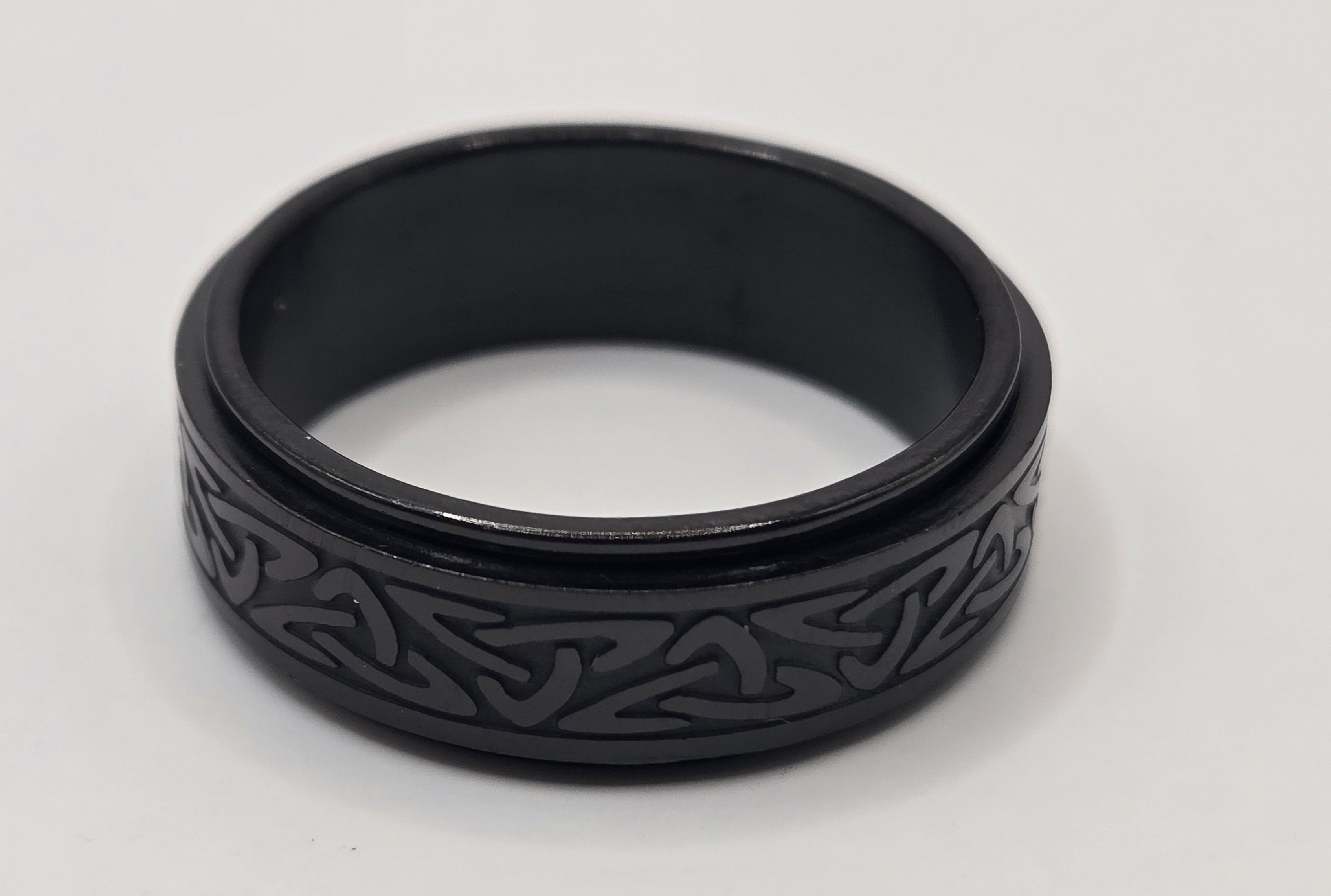 TRINITY KNOT SPINNER RING