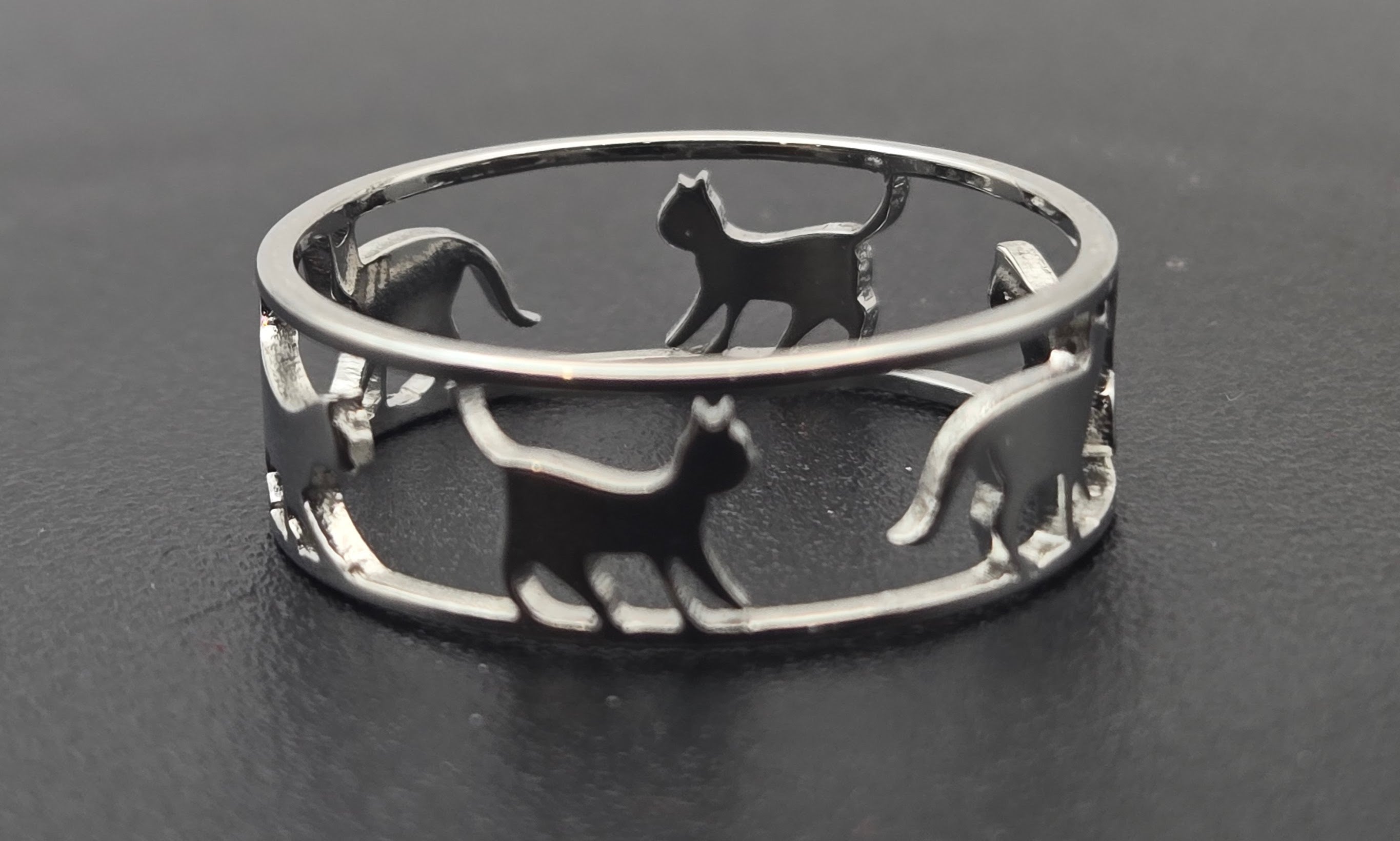 MISS KITTY CUT OUT RING SZ 10
