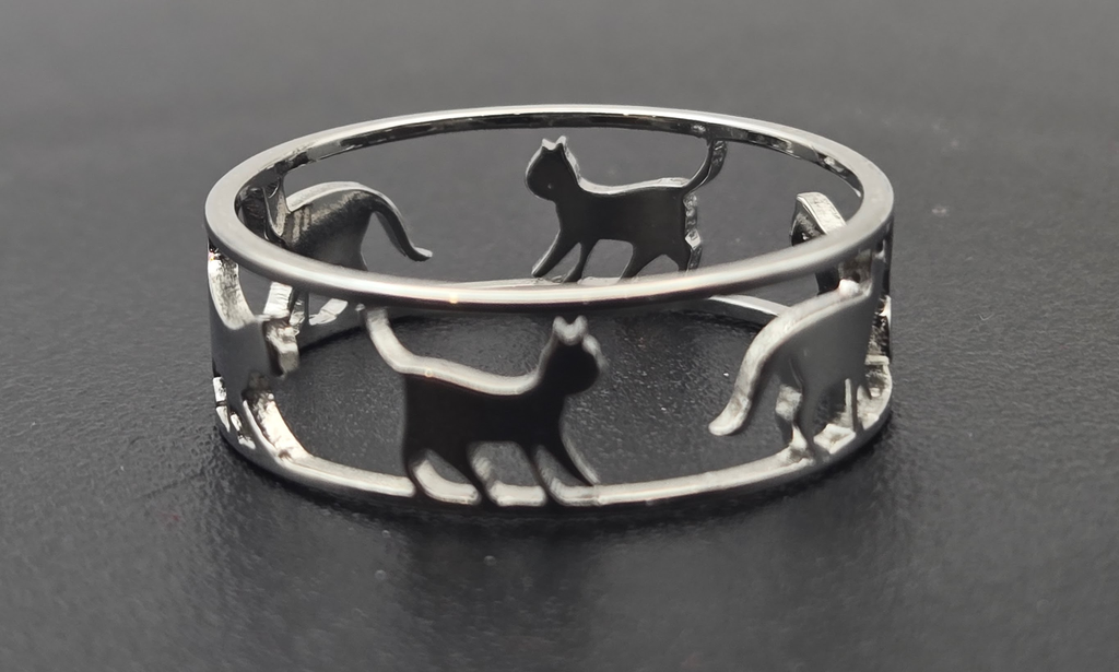MISS KITTY CUT OUT RING SZ 10