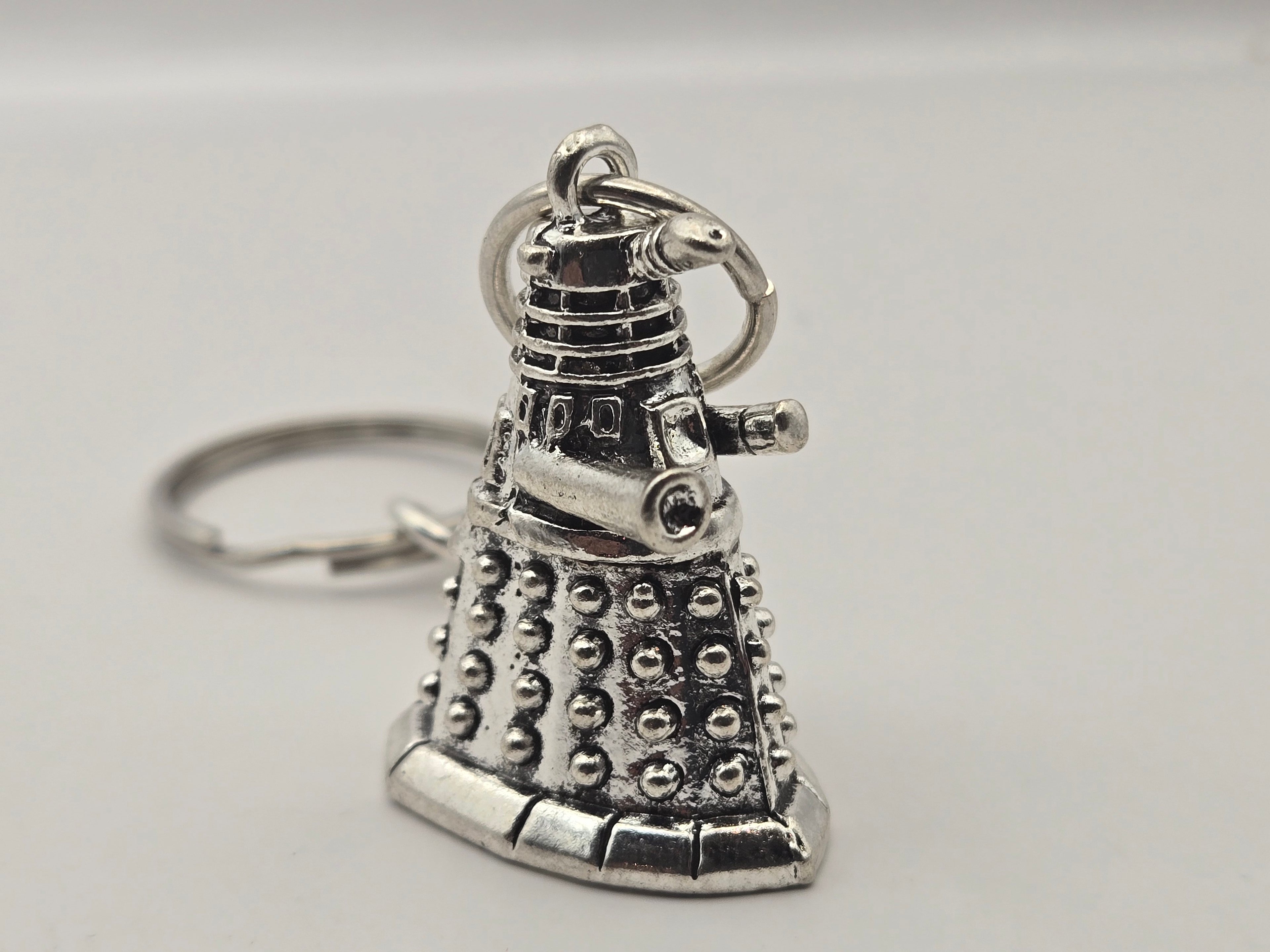 SONS OF SKARO KEYCHAIN