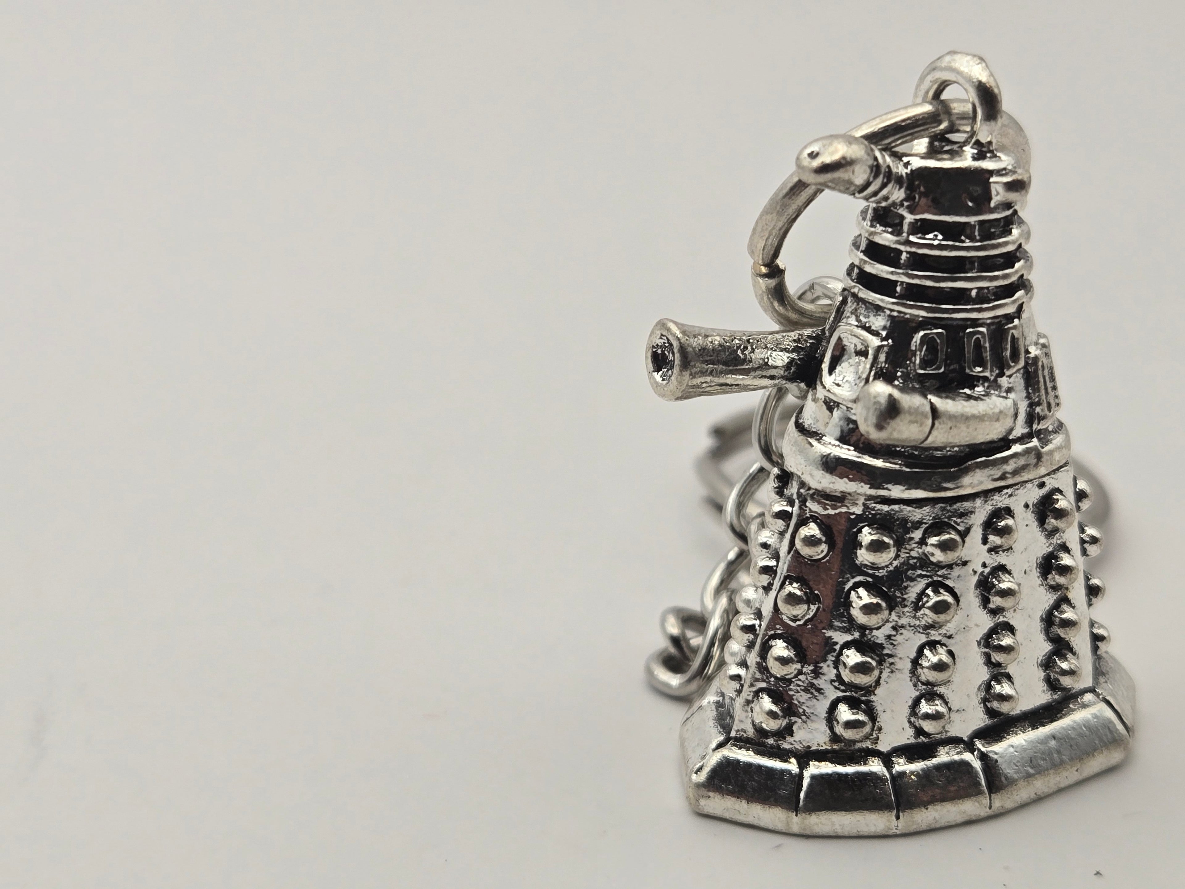 SONS OF SKARO KEYCHAIN