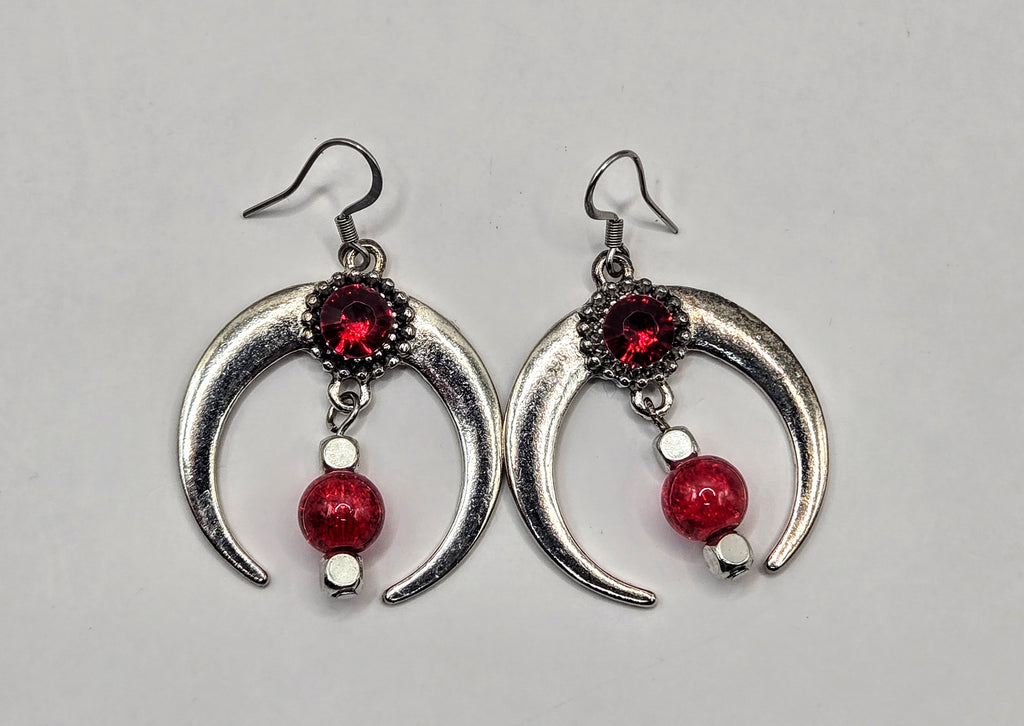 GOTHIK MOON DANGLE