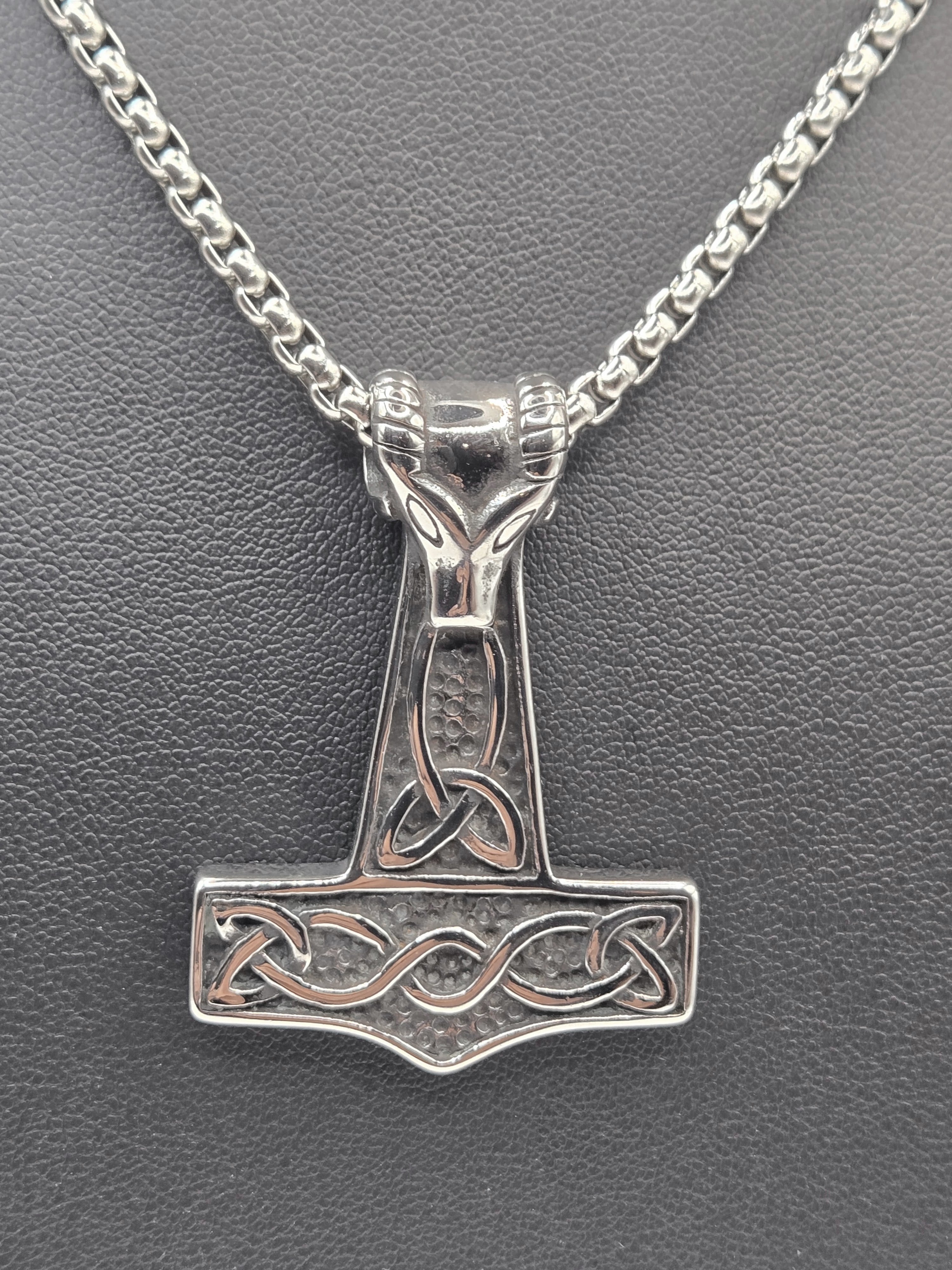 Mjölnir  Pendant Collection