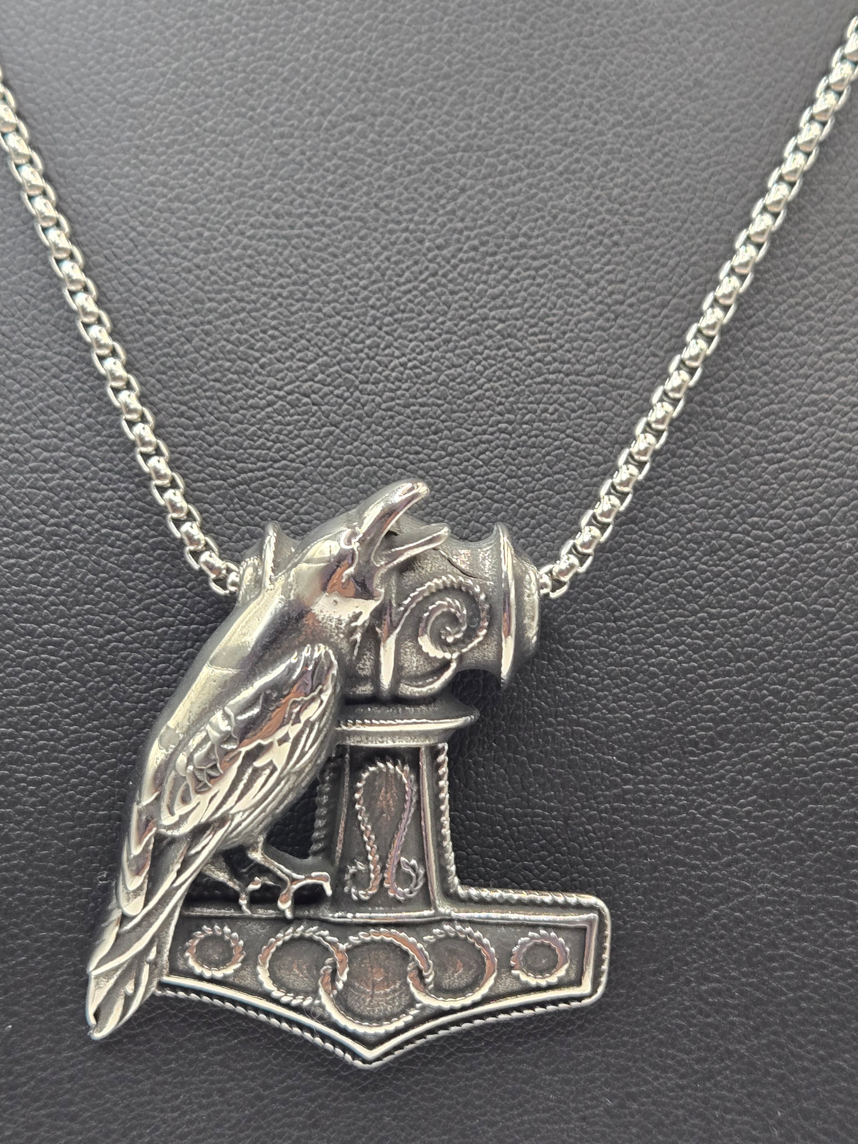 Mjölnir  Pendant Collection