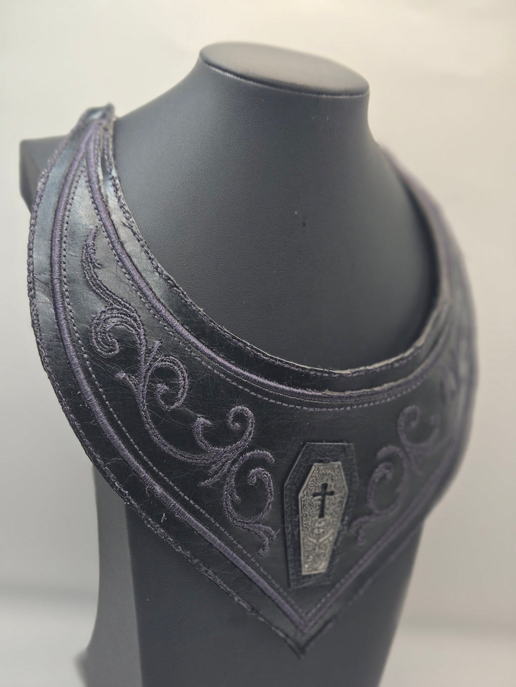 COFFIN NECKLACE