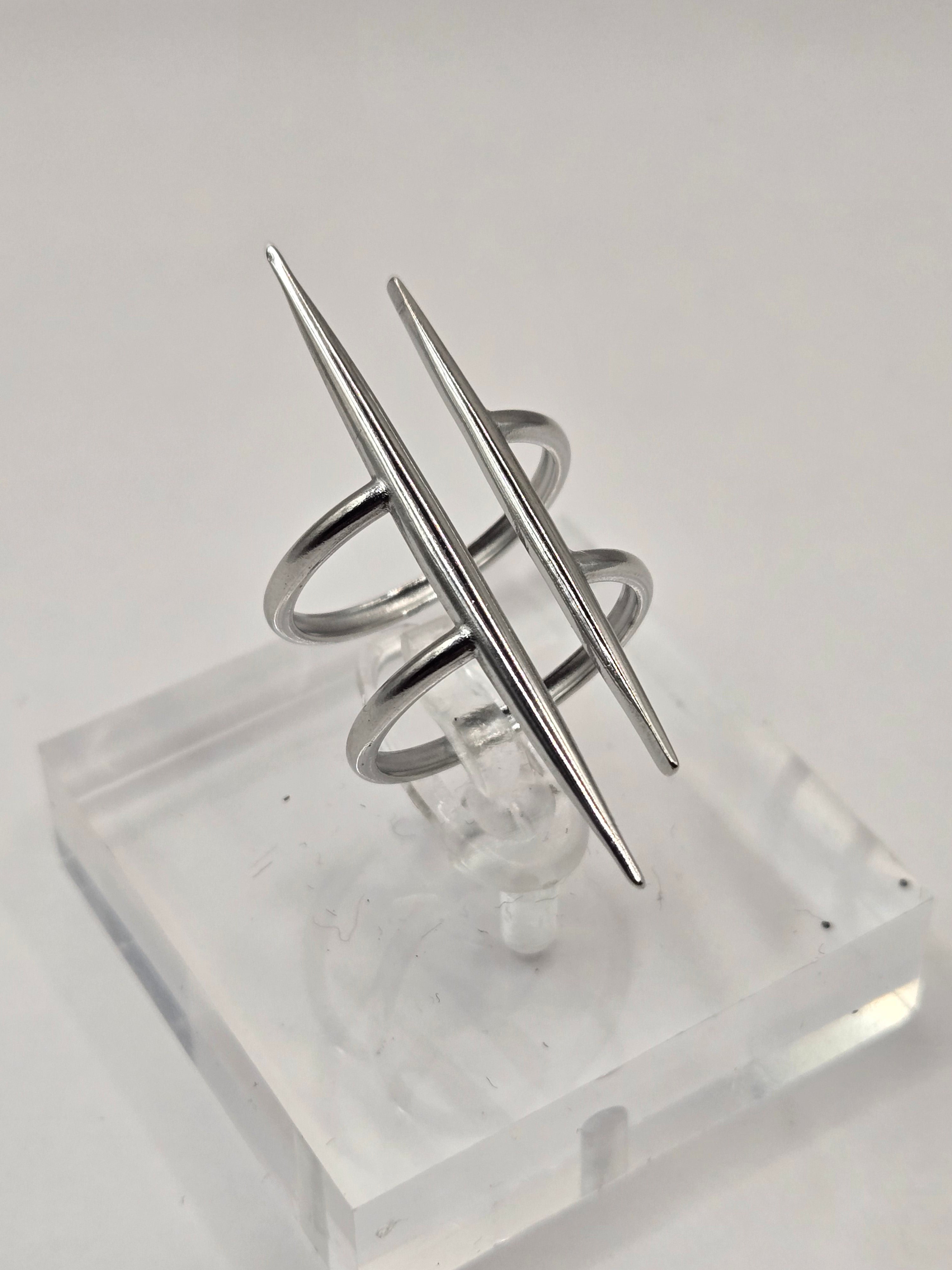 DOUBLE SPIKE RING - ONE SIZE
