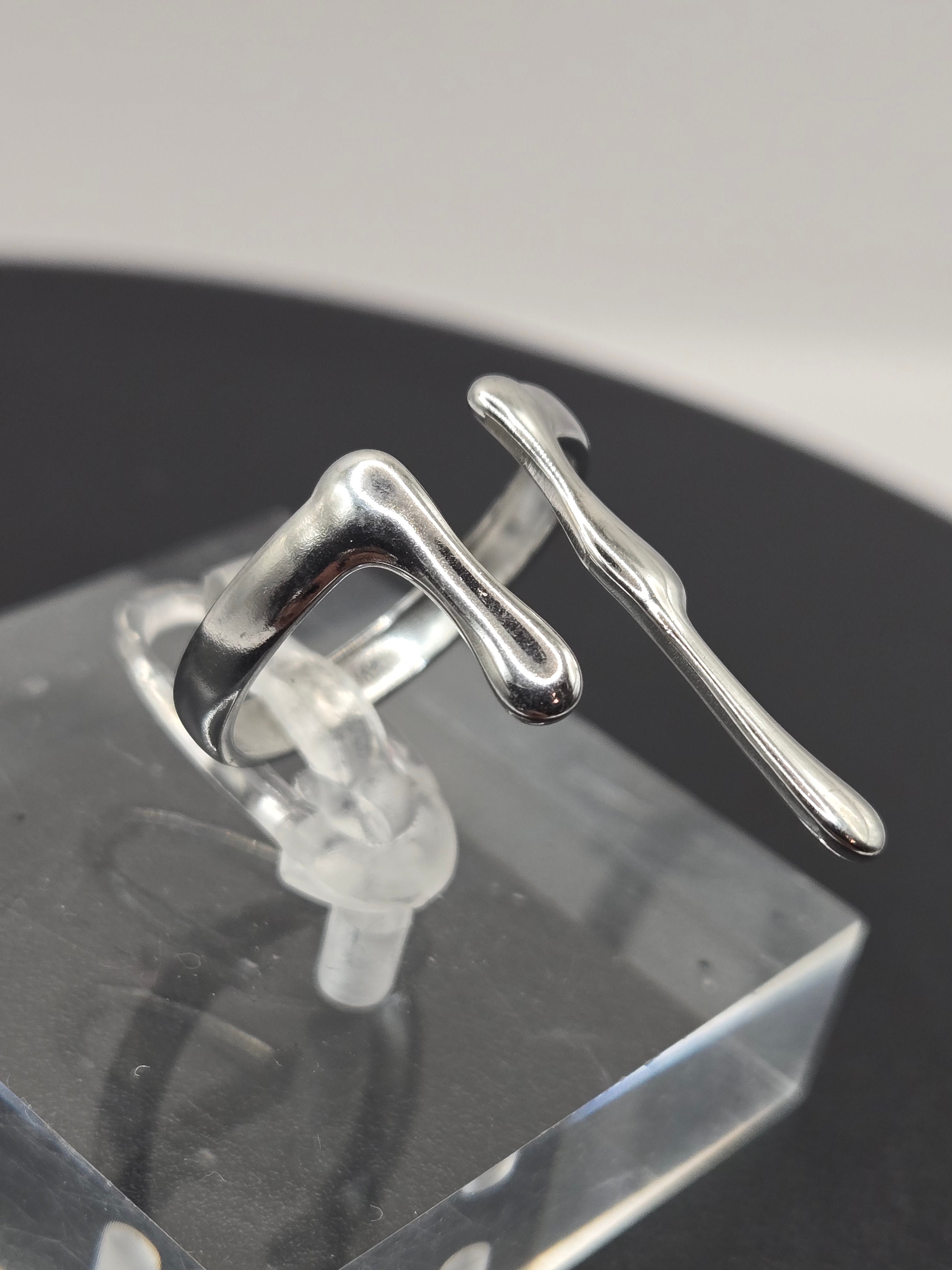 DROPLETS RING BAND