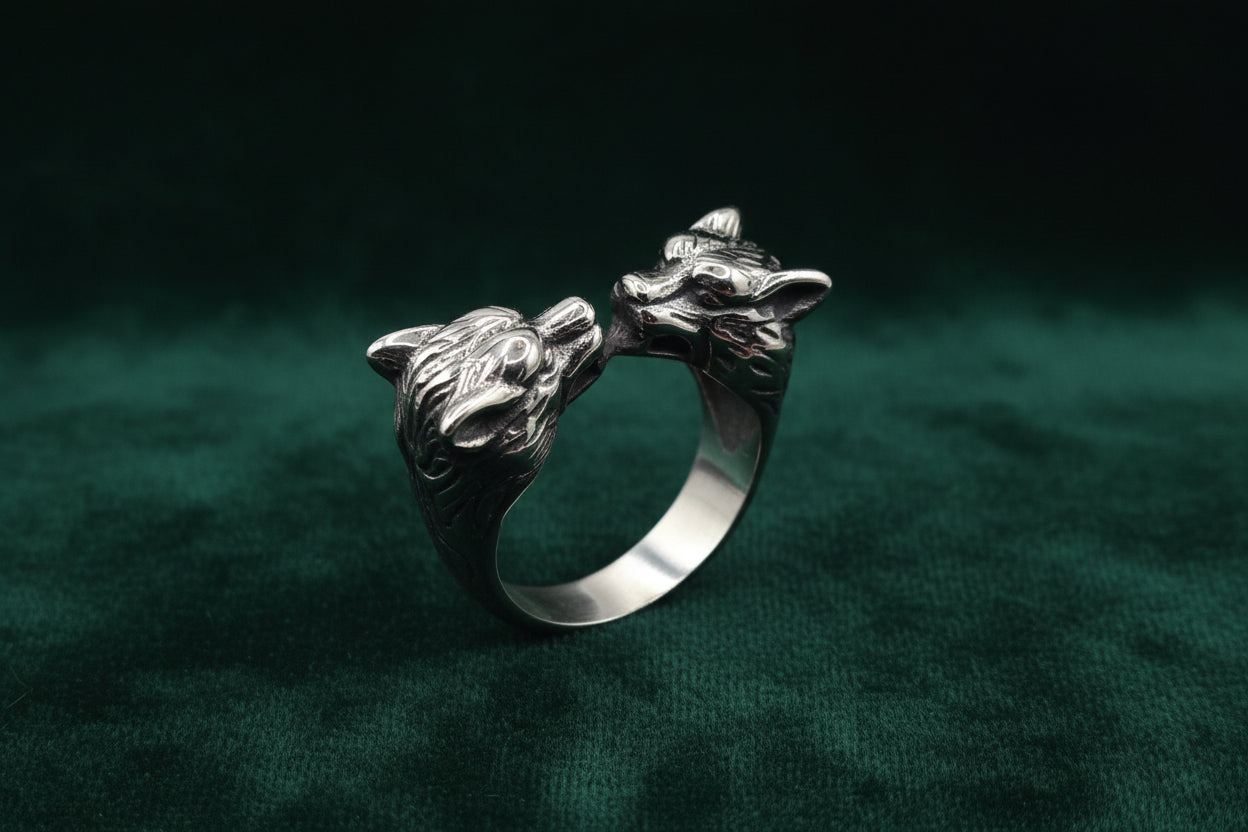 DOUBLE WOLF HEAD RING