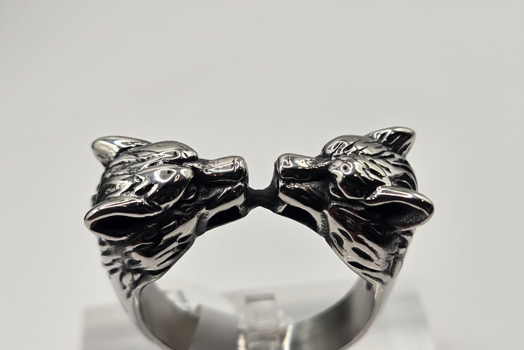 DOUBLE WOLF HEAD RING