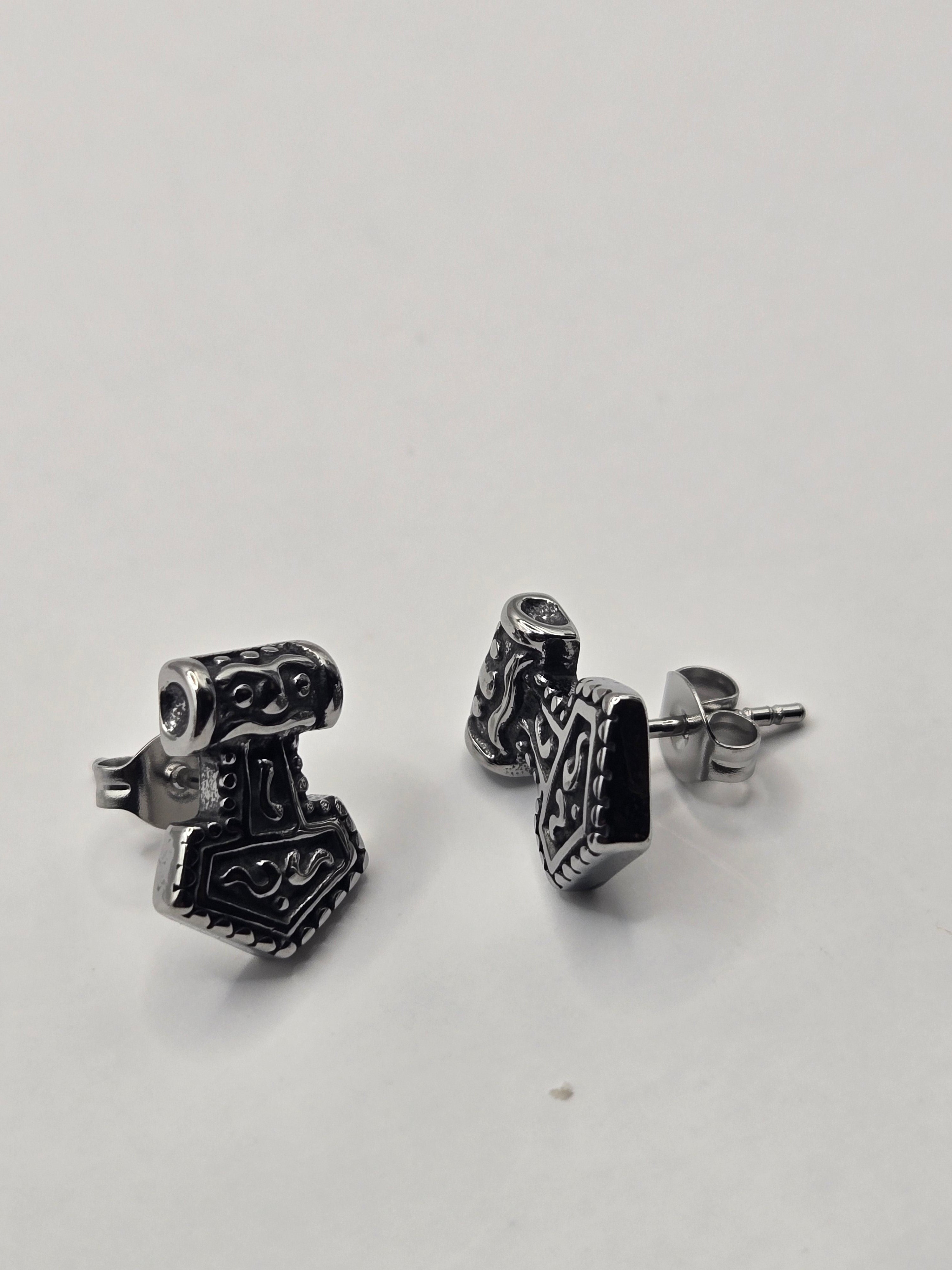 MJLONIR STUD EARRINGS