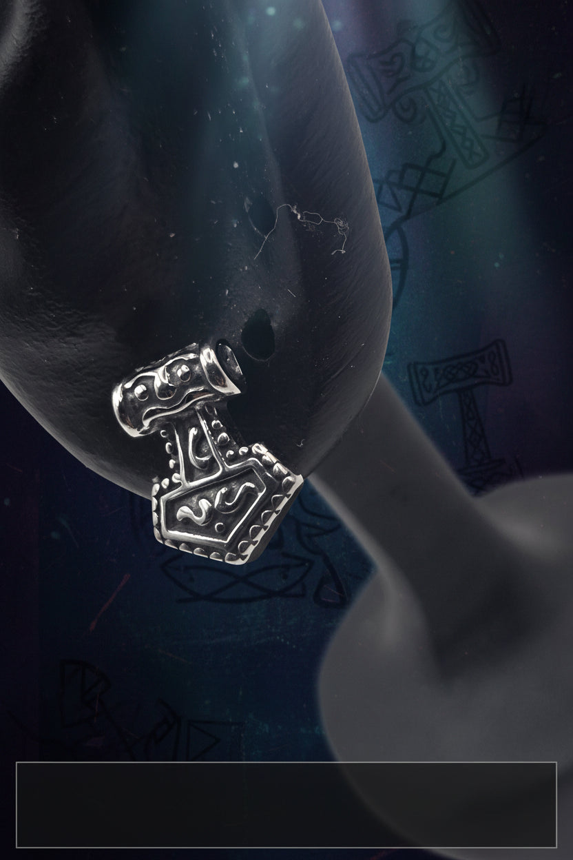 MJLONIR STUD EARRINGS