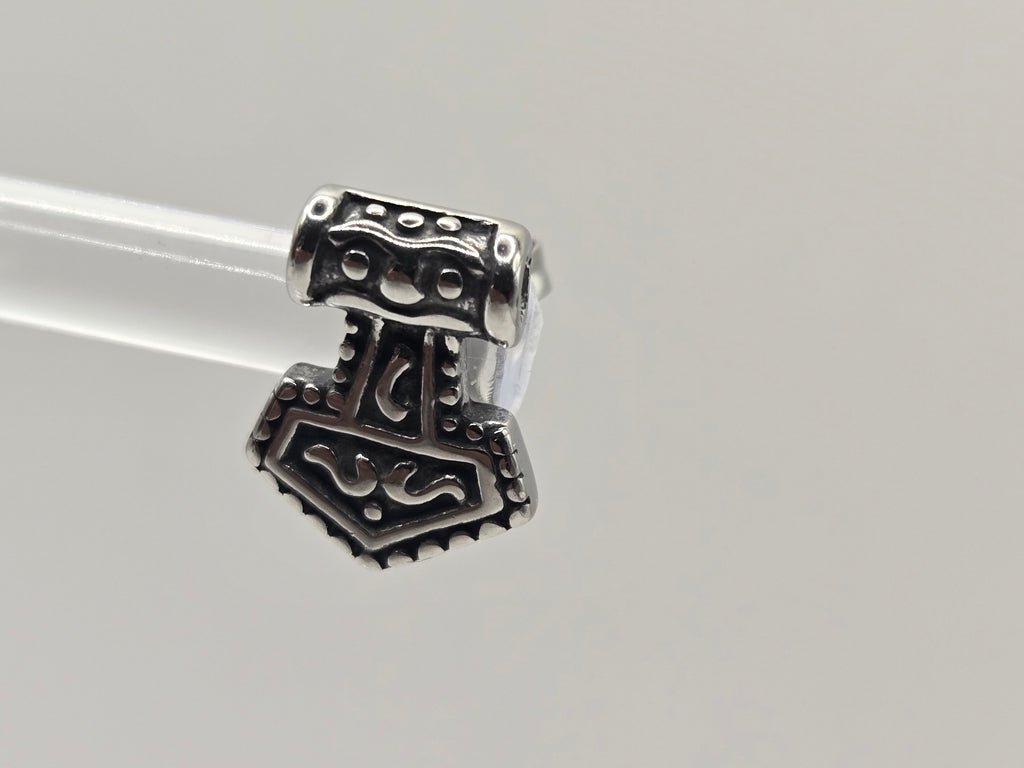 MJLONIR STUD EARRINGS