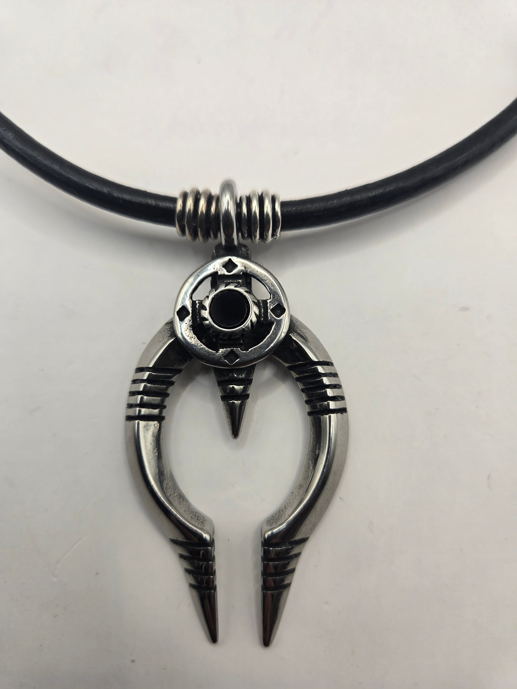 NAJA PENDANT