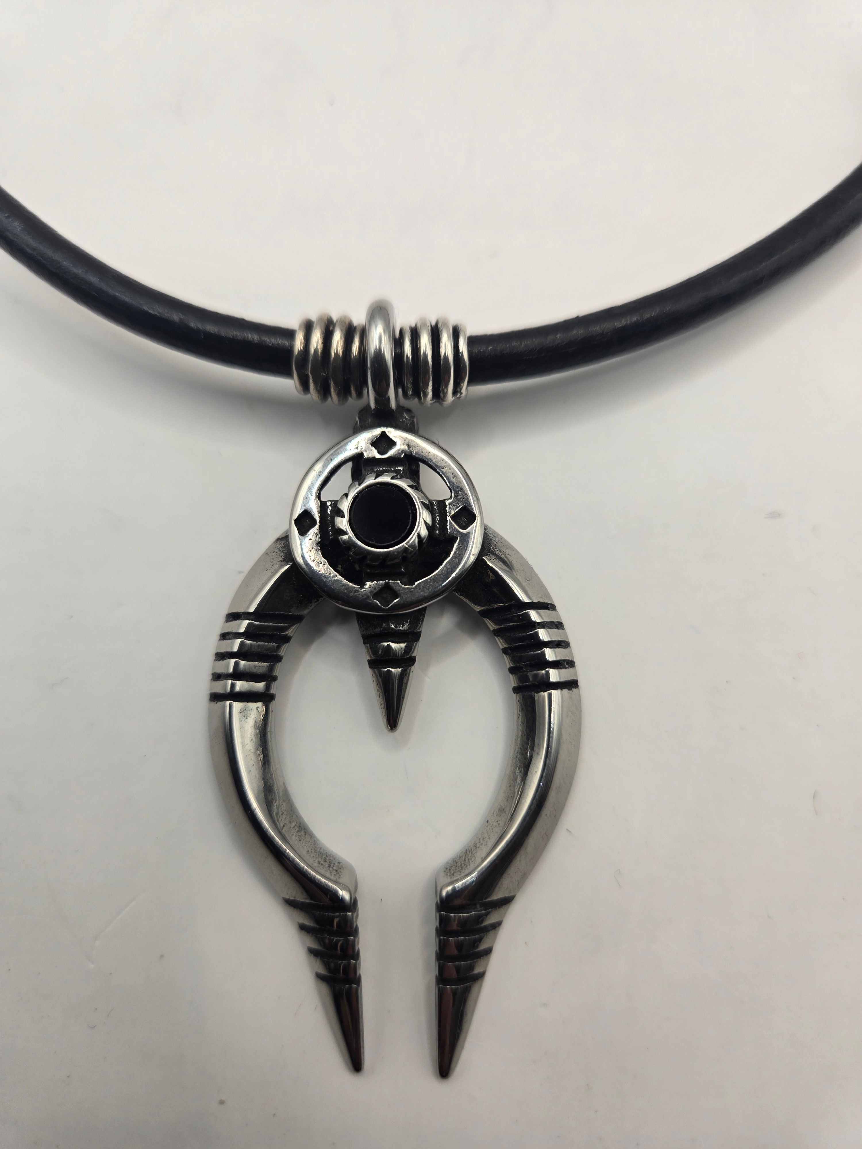 NAJA PENDANT