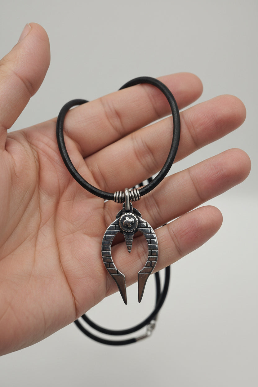 NAJA PENDANT