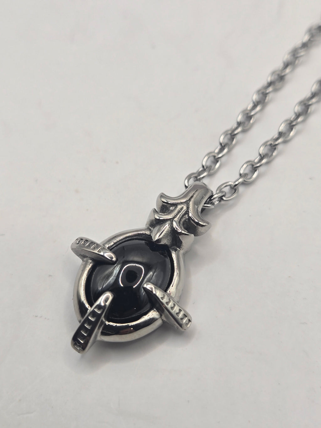 ORACLE OF SHADOWS PENDANT