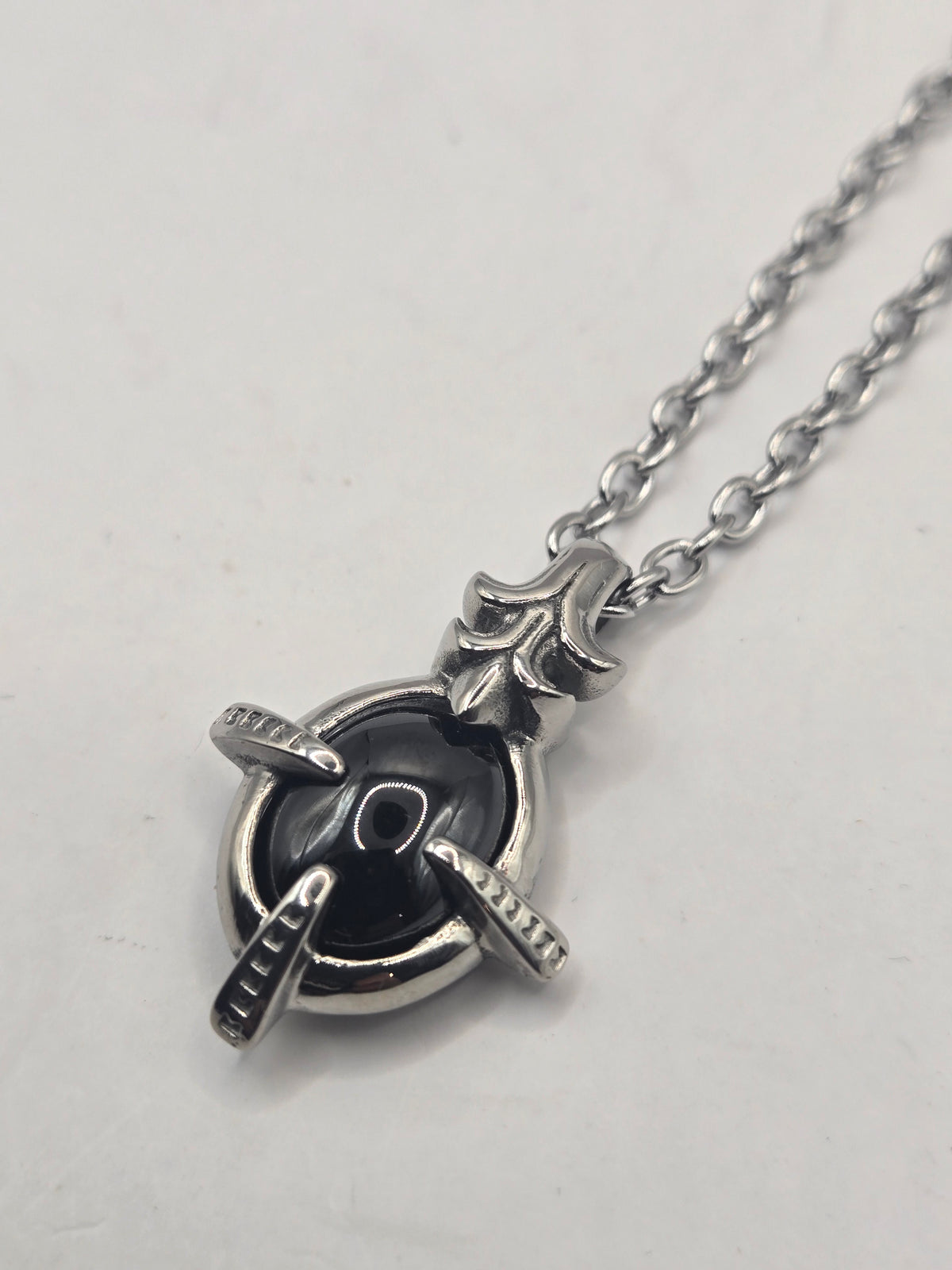ORACLE OF SHADOWS PENDANT