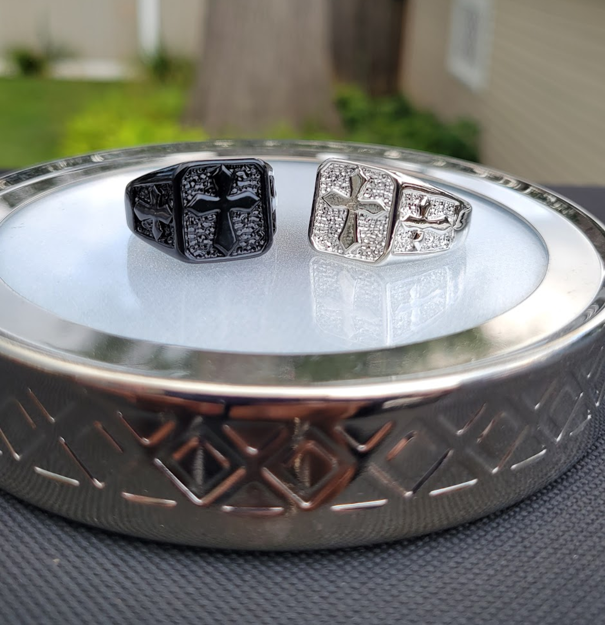 CROSS & SHEILD SIGNET RING