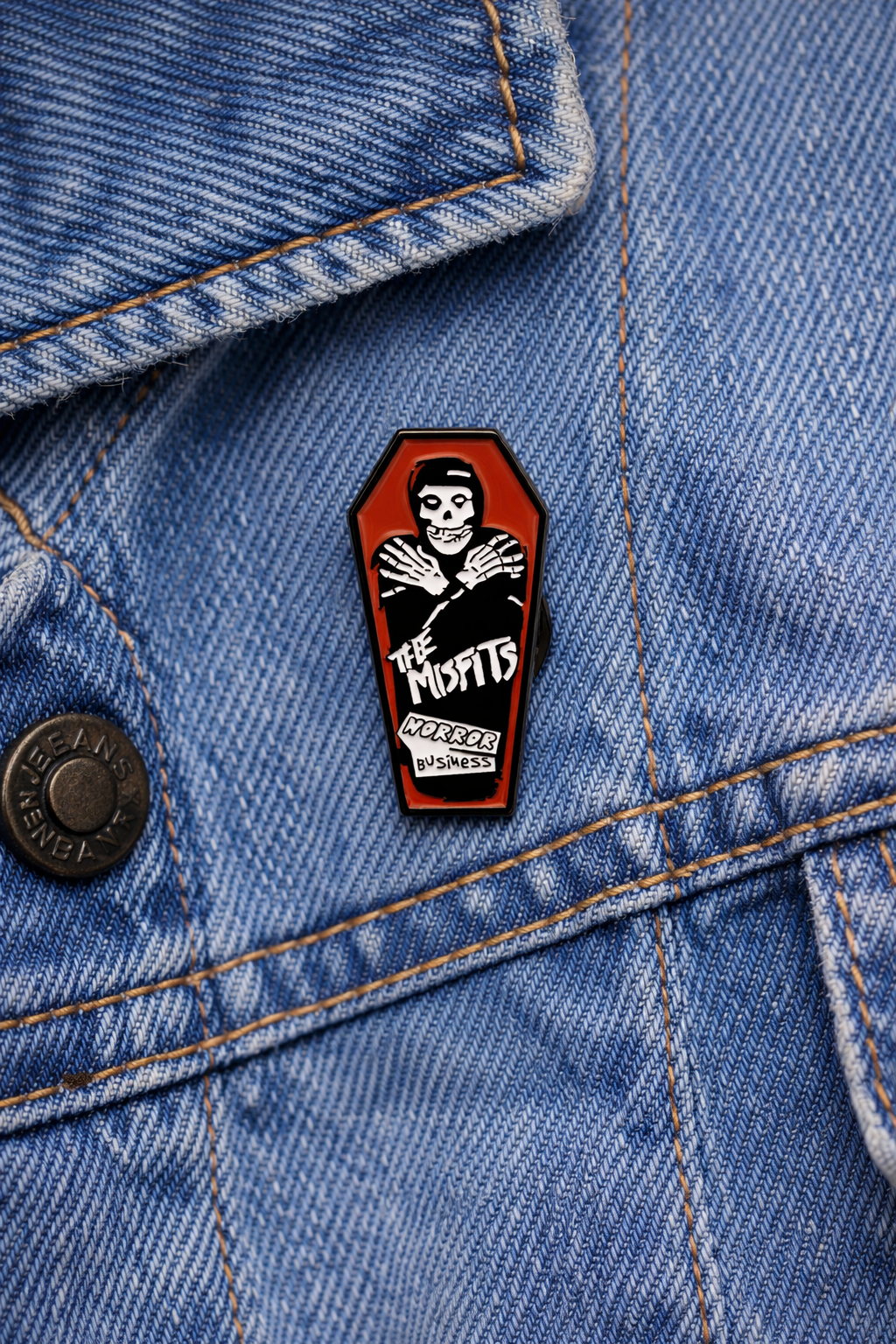MISFITS COFFIN LAPEL PIN