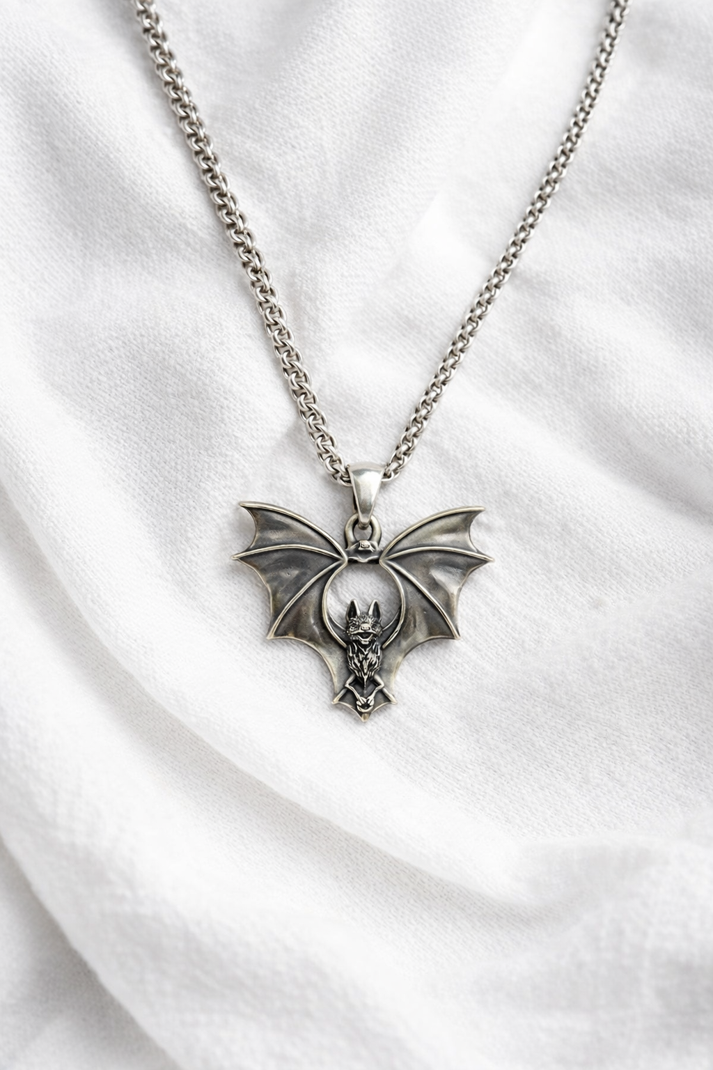MR BAT FLYING PENDANT