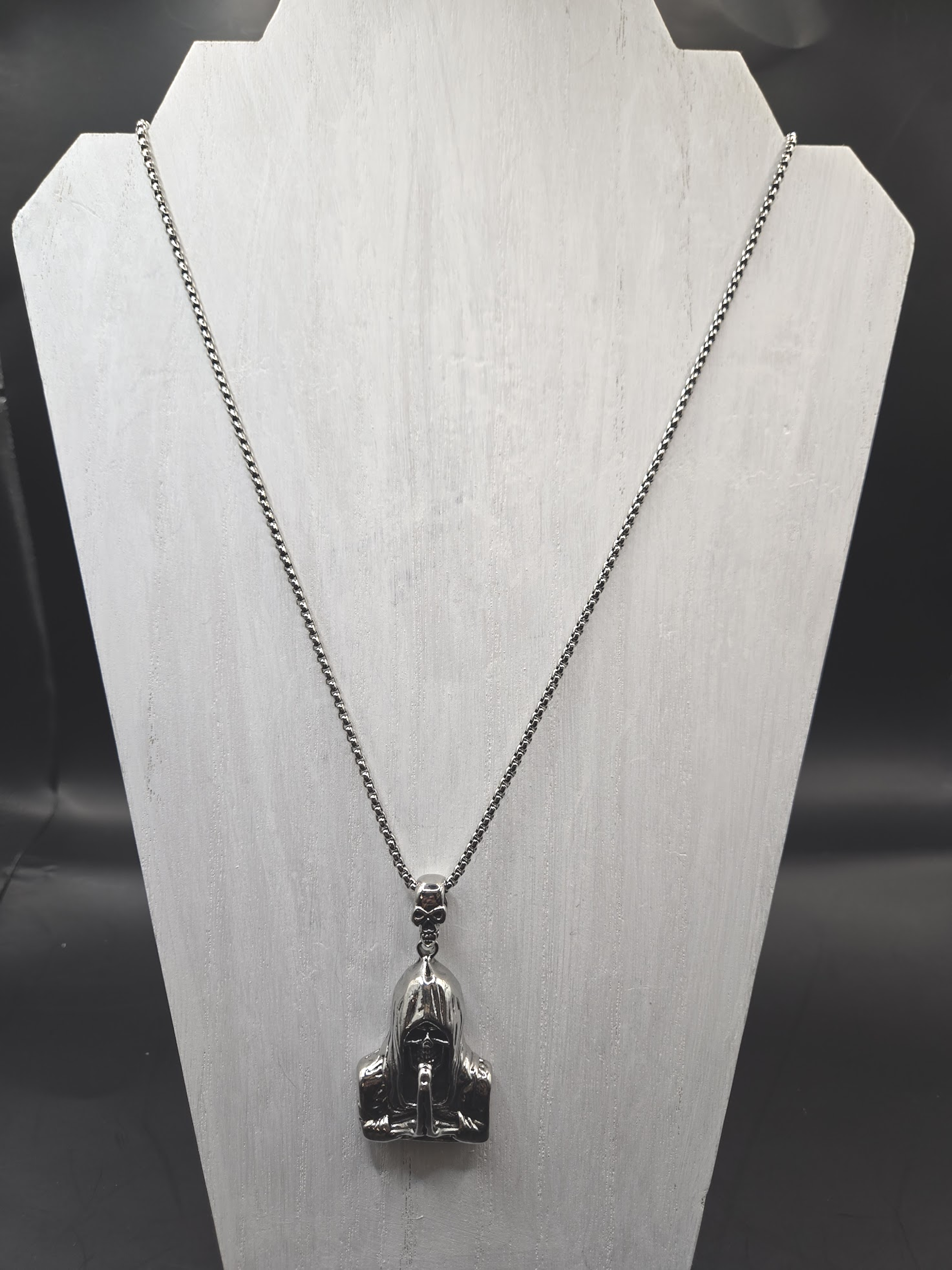 GRIMMY R. PRAYS PENDANT