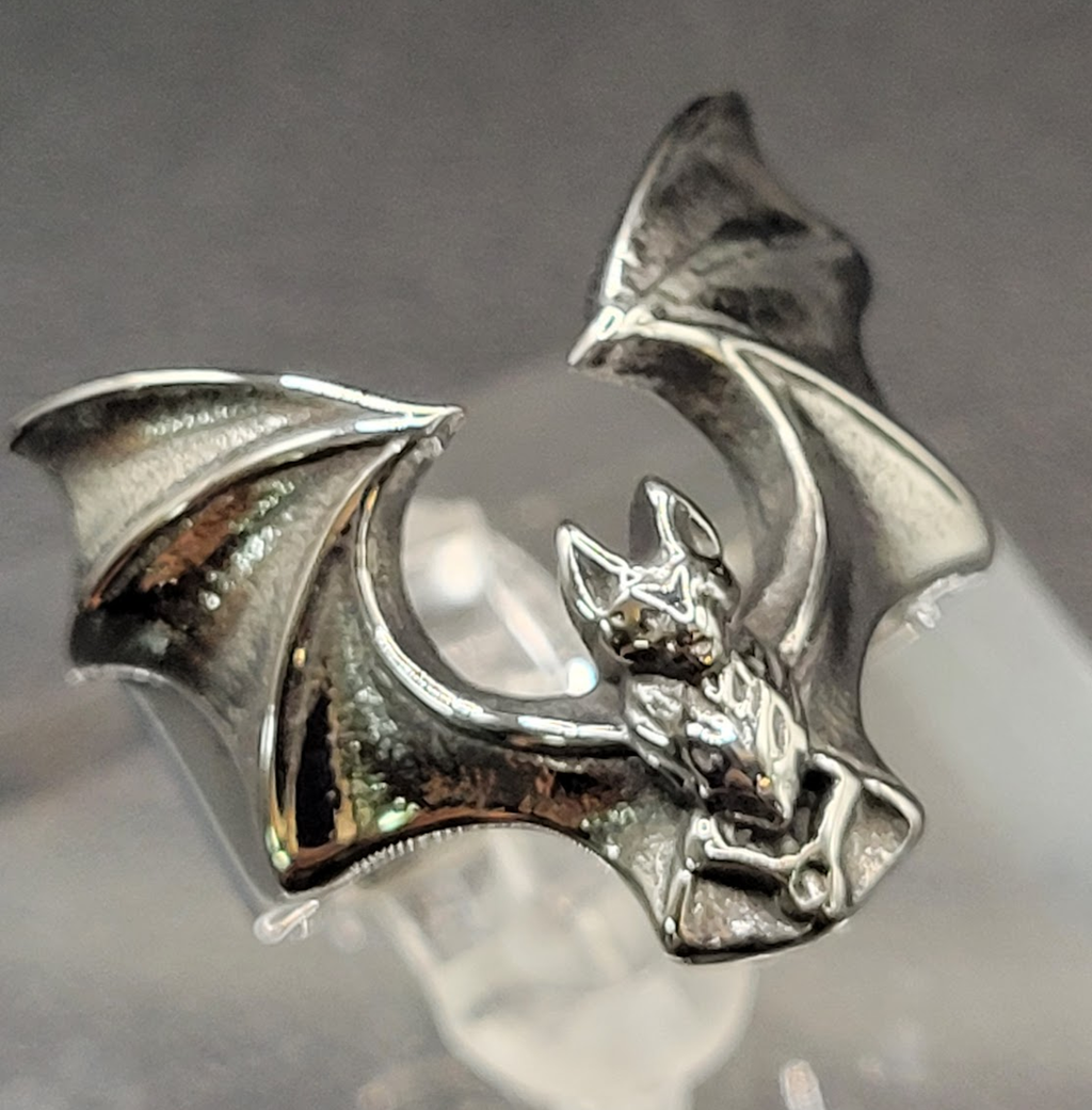 MR. BAT VAMP RING