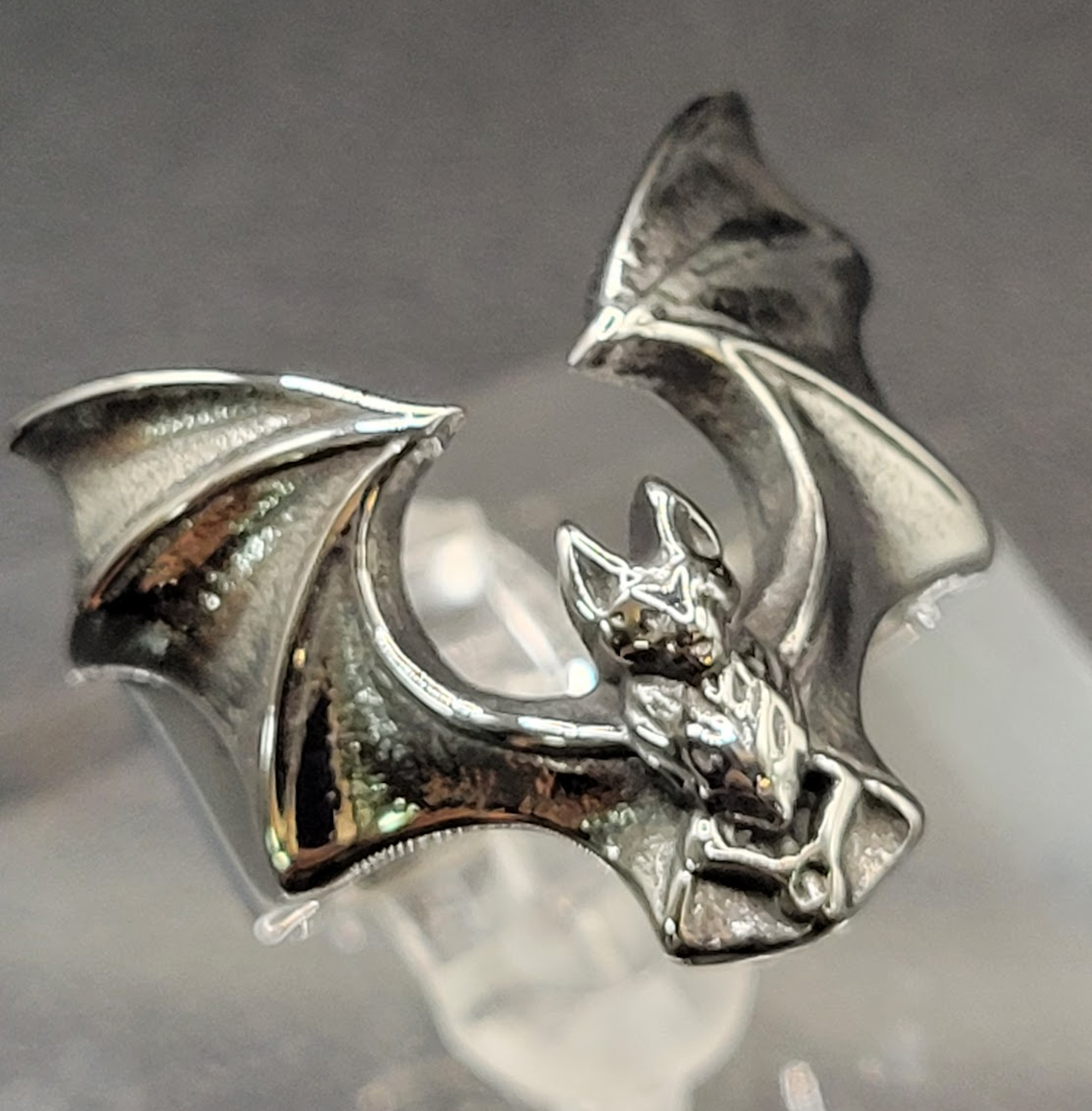 MR. BAT VAMP RING