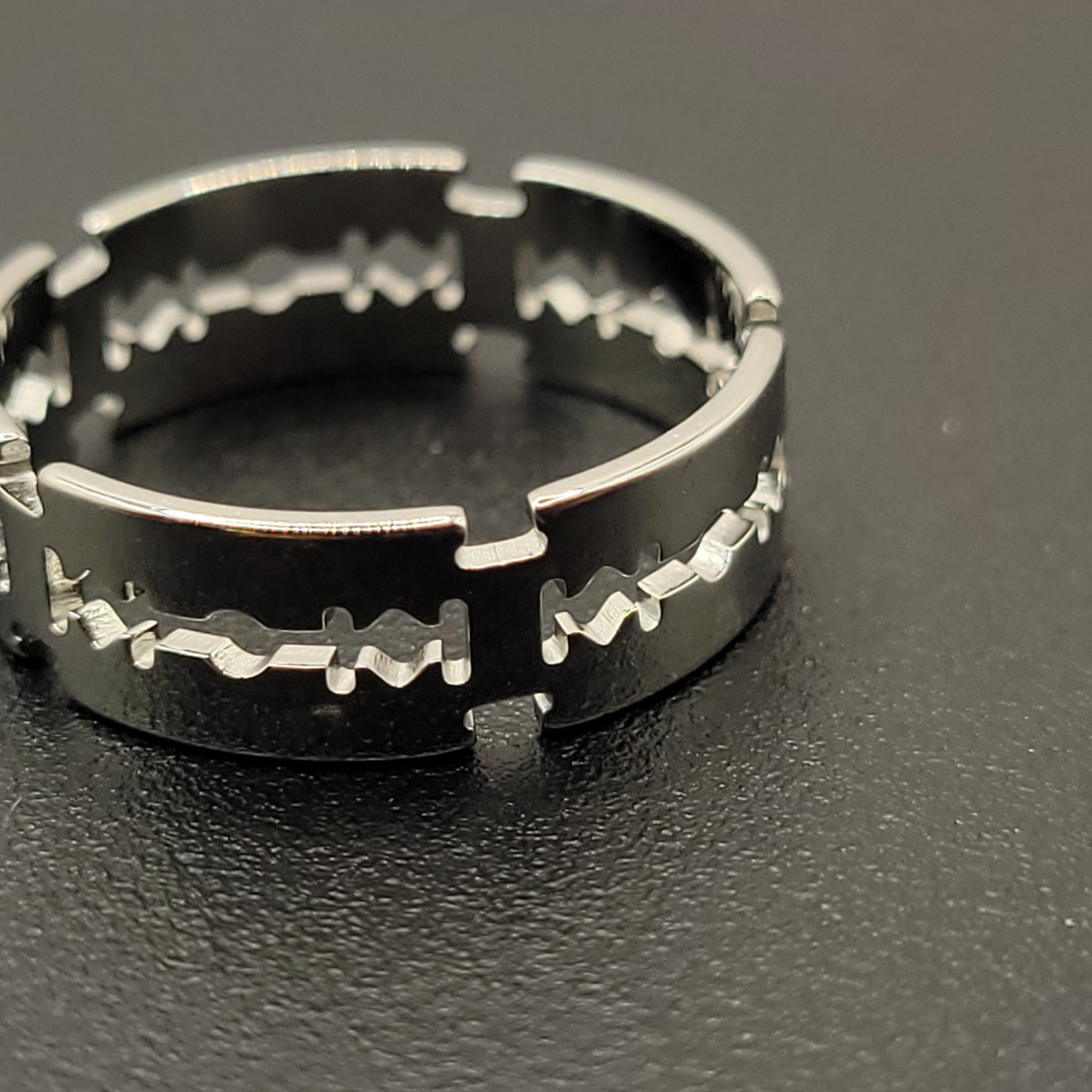BLADE RING BAND SZ