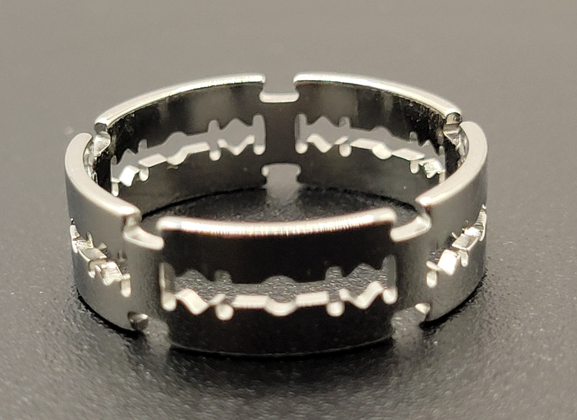 BLADE RING BAND SZ