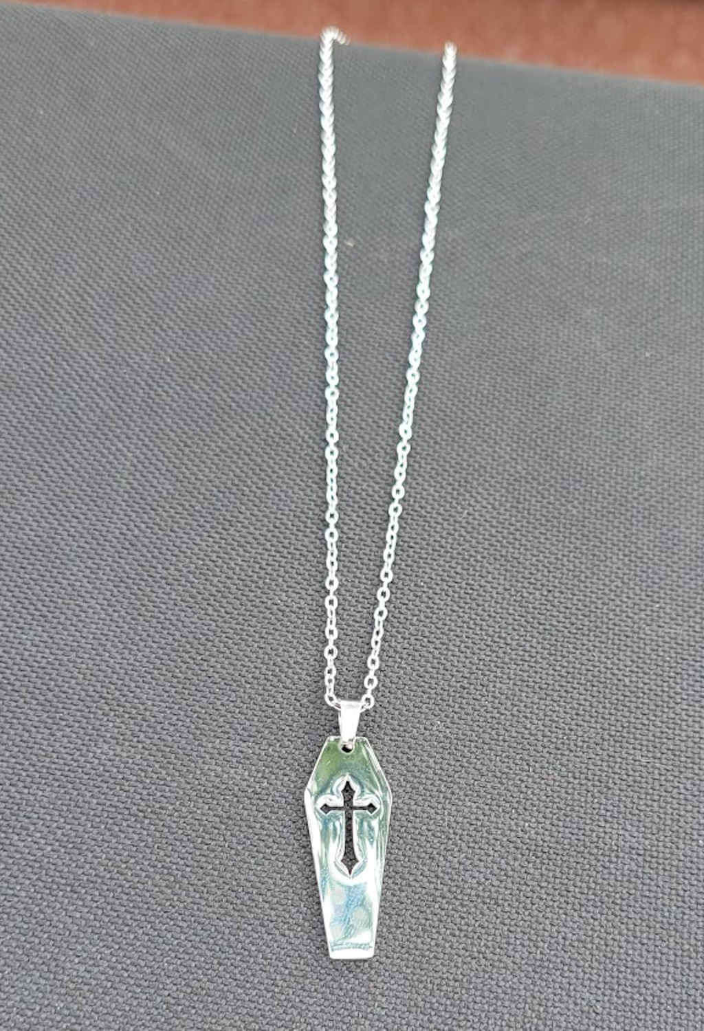 PINCH TOE COFFIN PENDANT