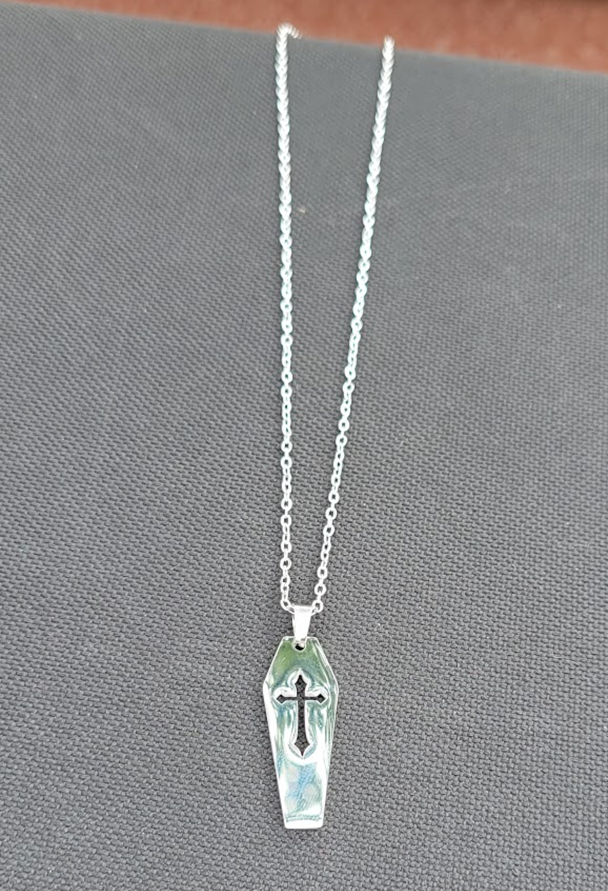 PINCH TOE COFFIN PENDANT