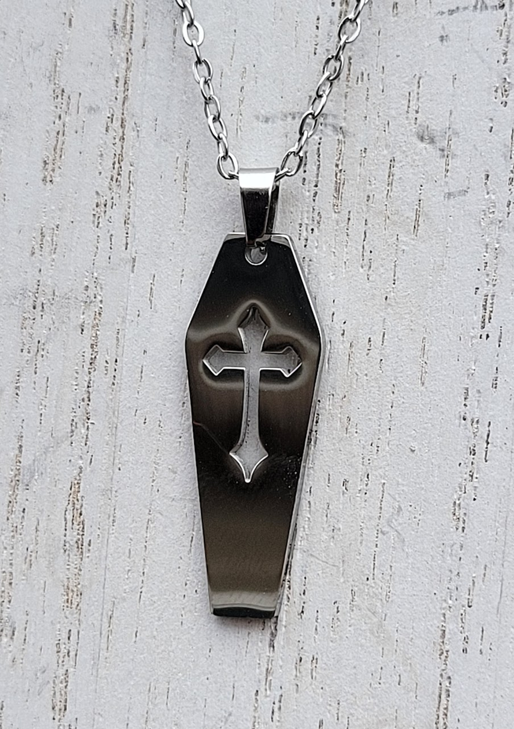 PINCH TOE COFFIN PENDANT