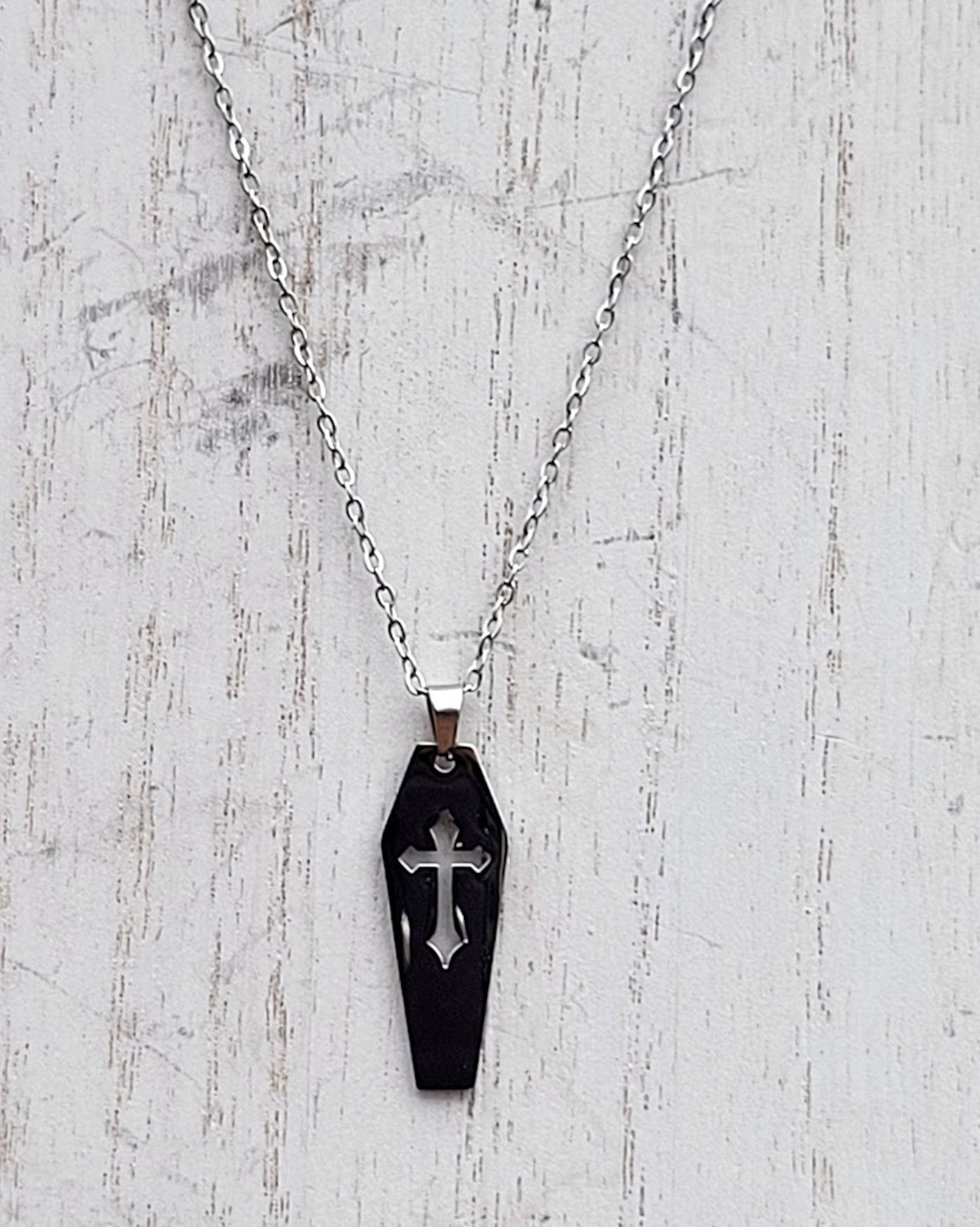 PINCH TOE COFFIN PENDANT