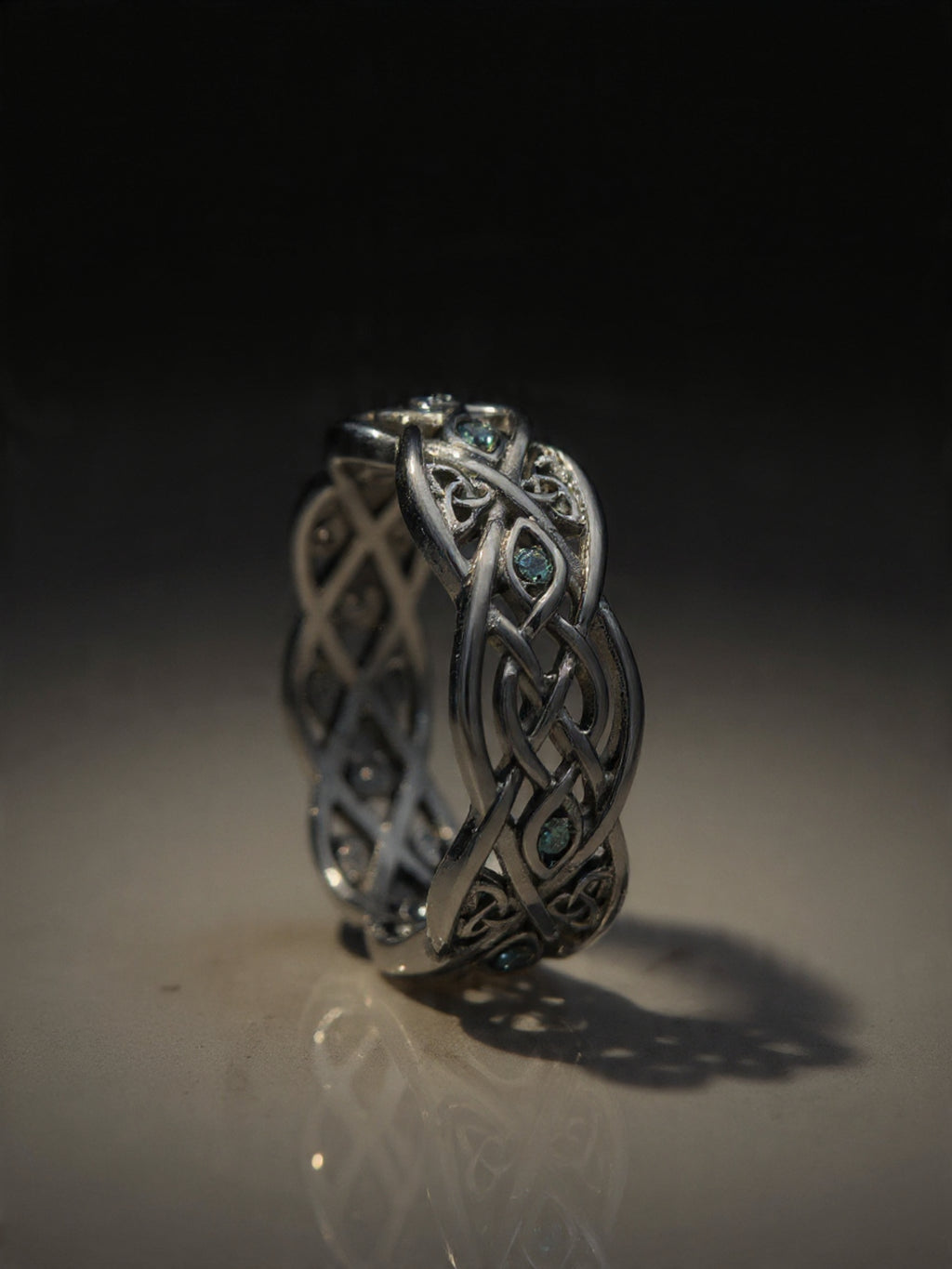 WOLF & CELTIC KNOT RING